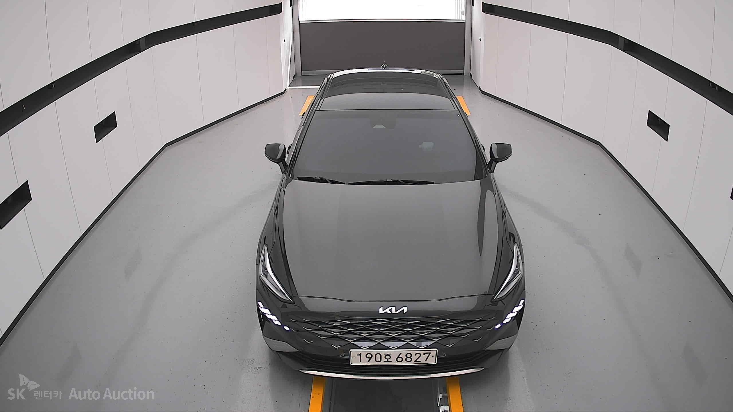 2023 - kia k8