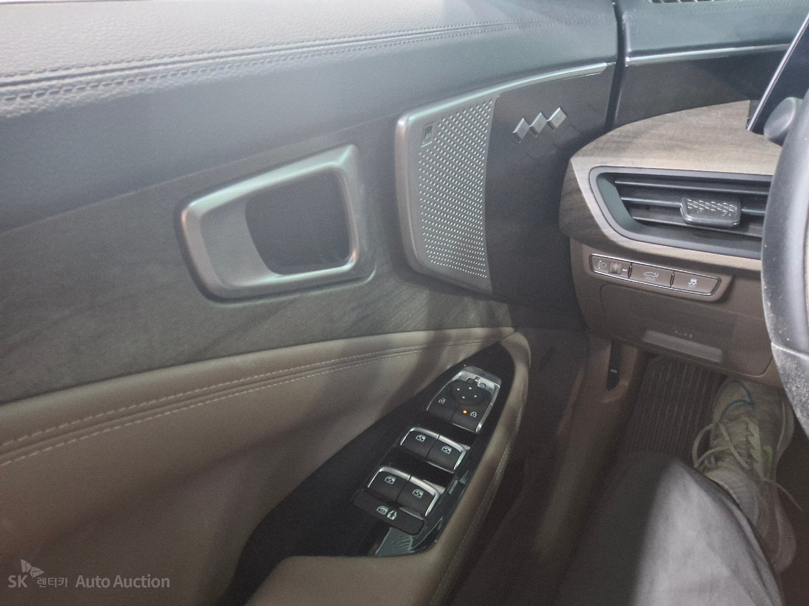 2023 - kia k8