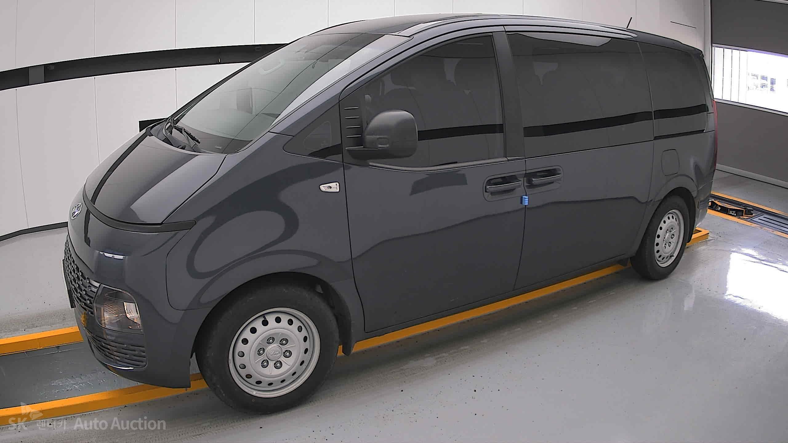 2022 - hyundai staria