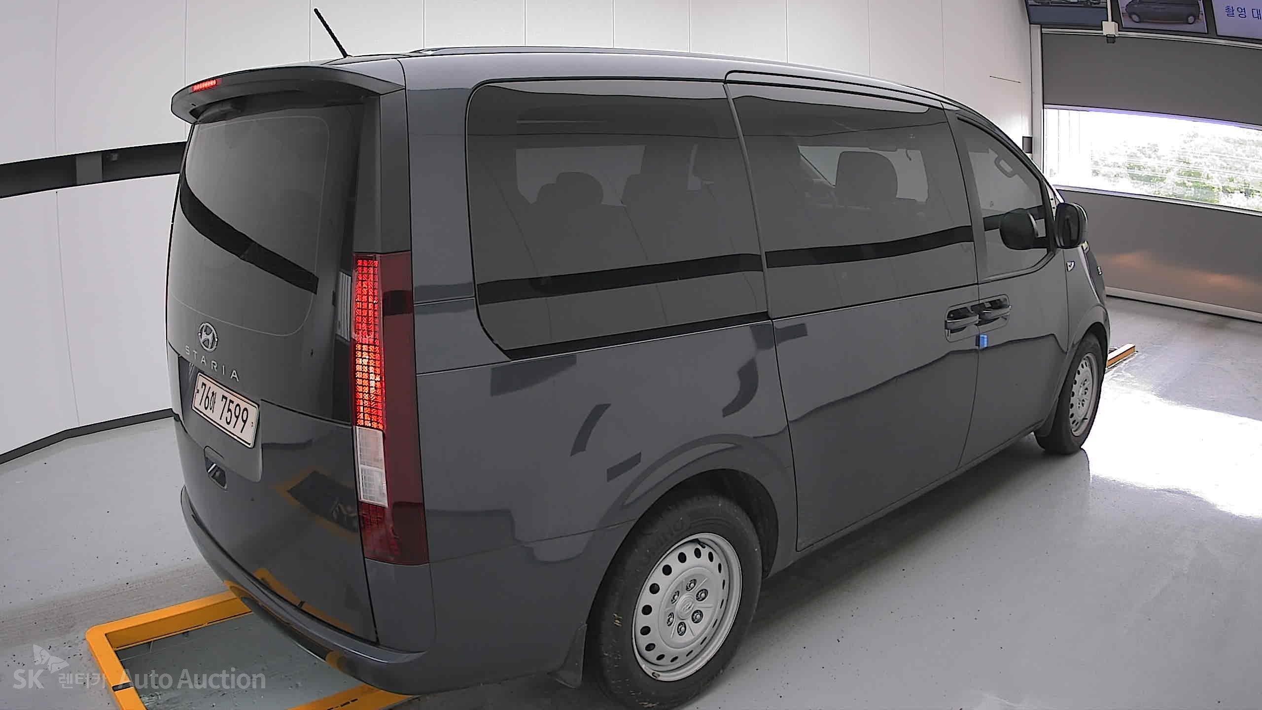 2022 - hyundai staria