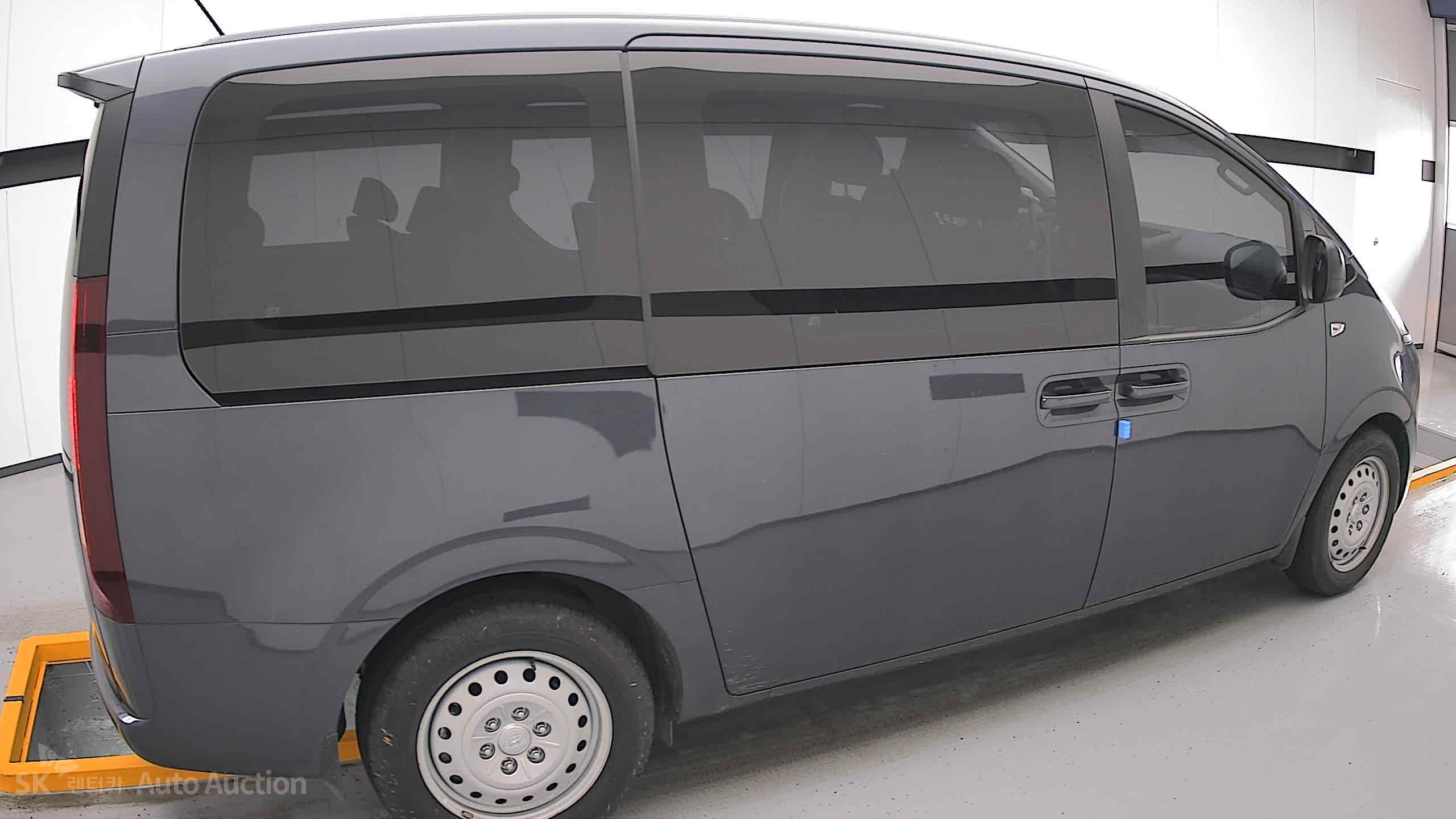 2022 - hyundai staria