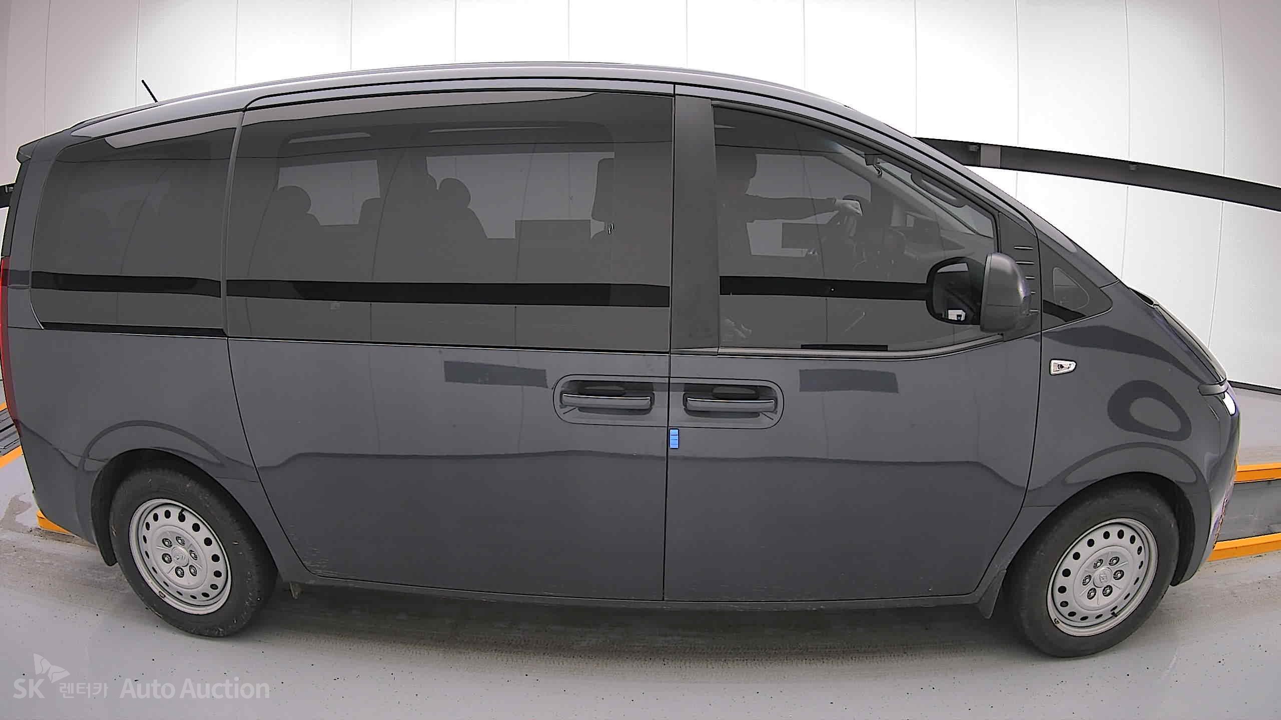 2022 - hyundai staria