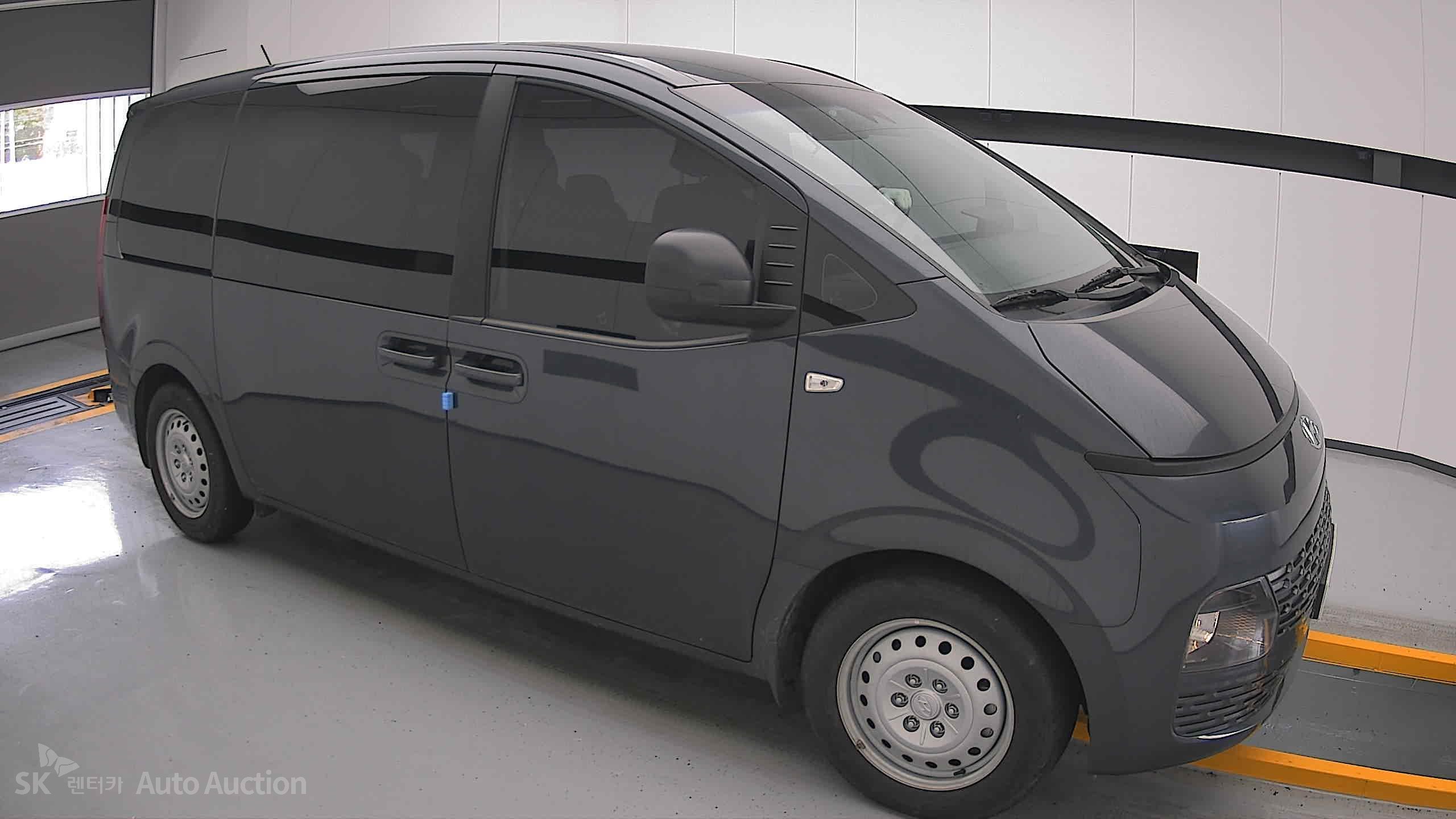 2022 - hyundai staria