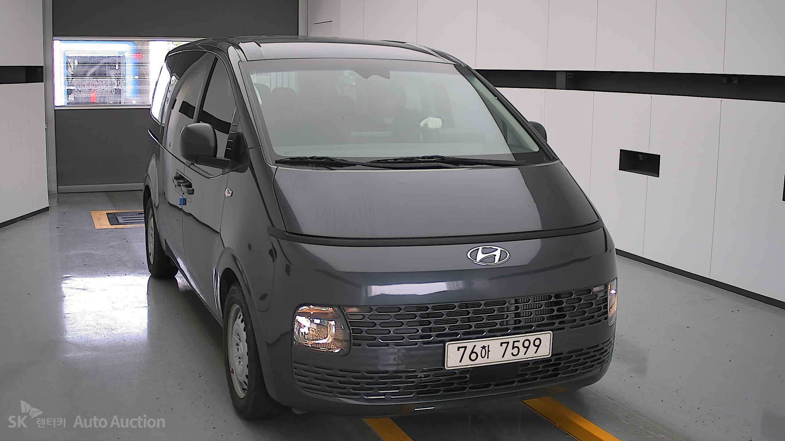 2022 - hyundai staria