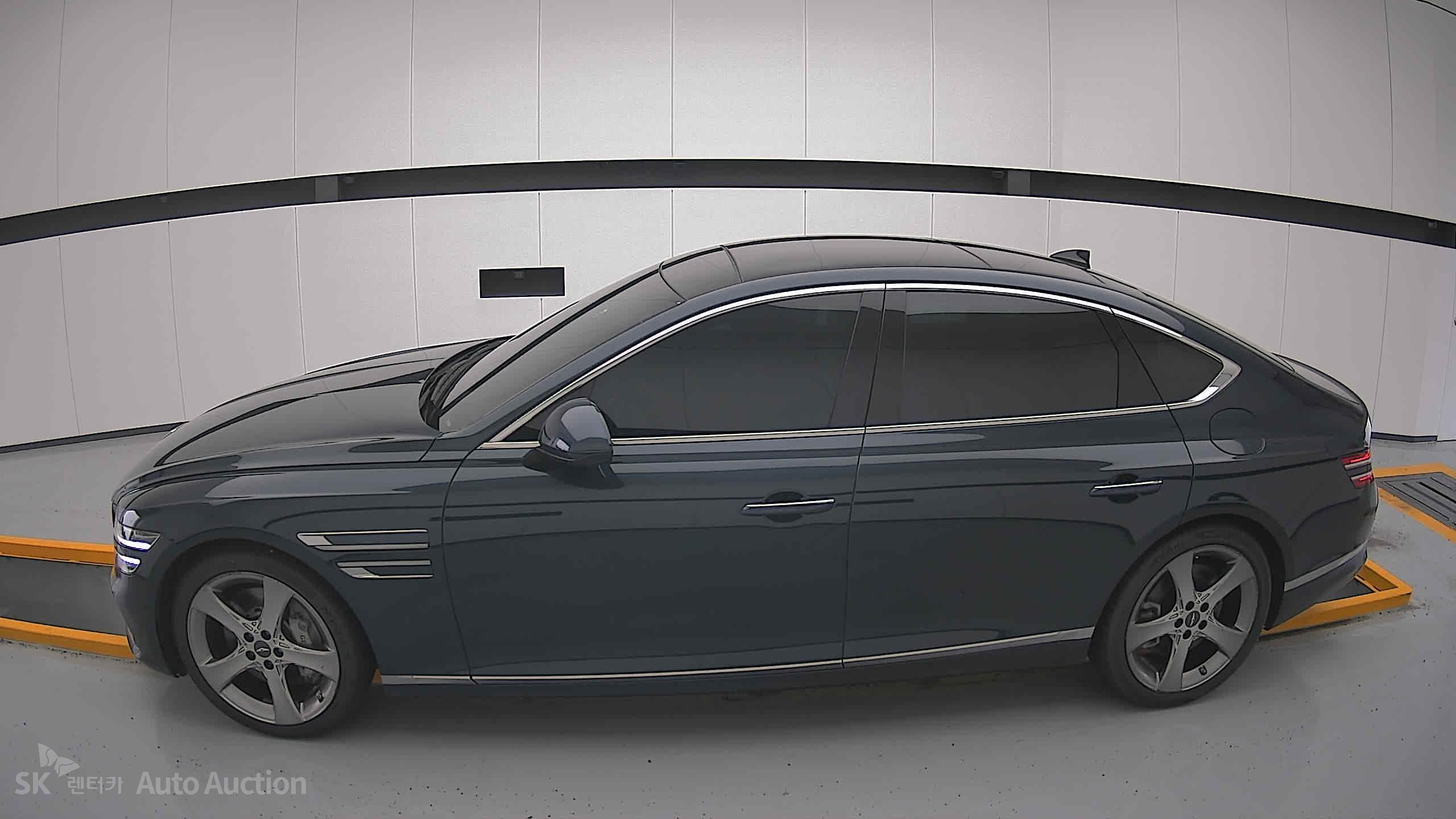 2022 - genesis g80