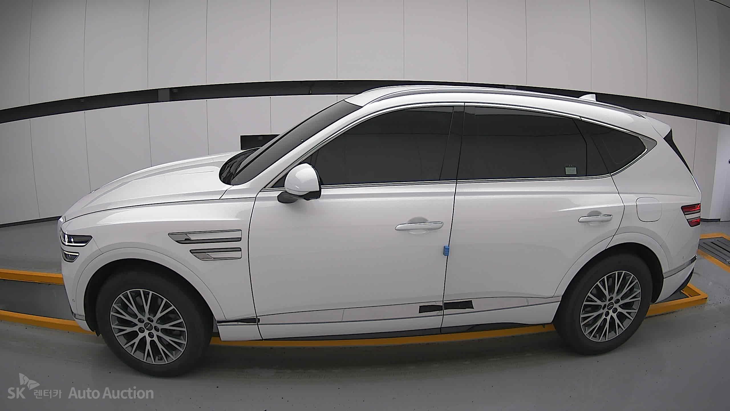 2022 - genesis gv80