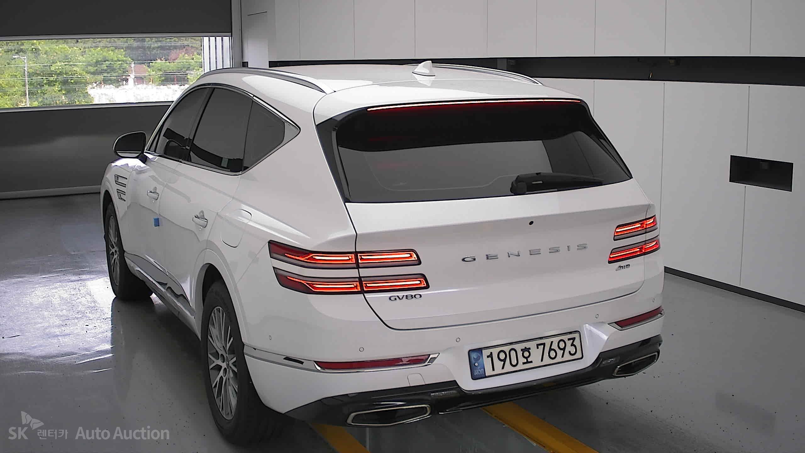 2022 - genesis gv80