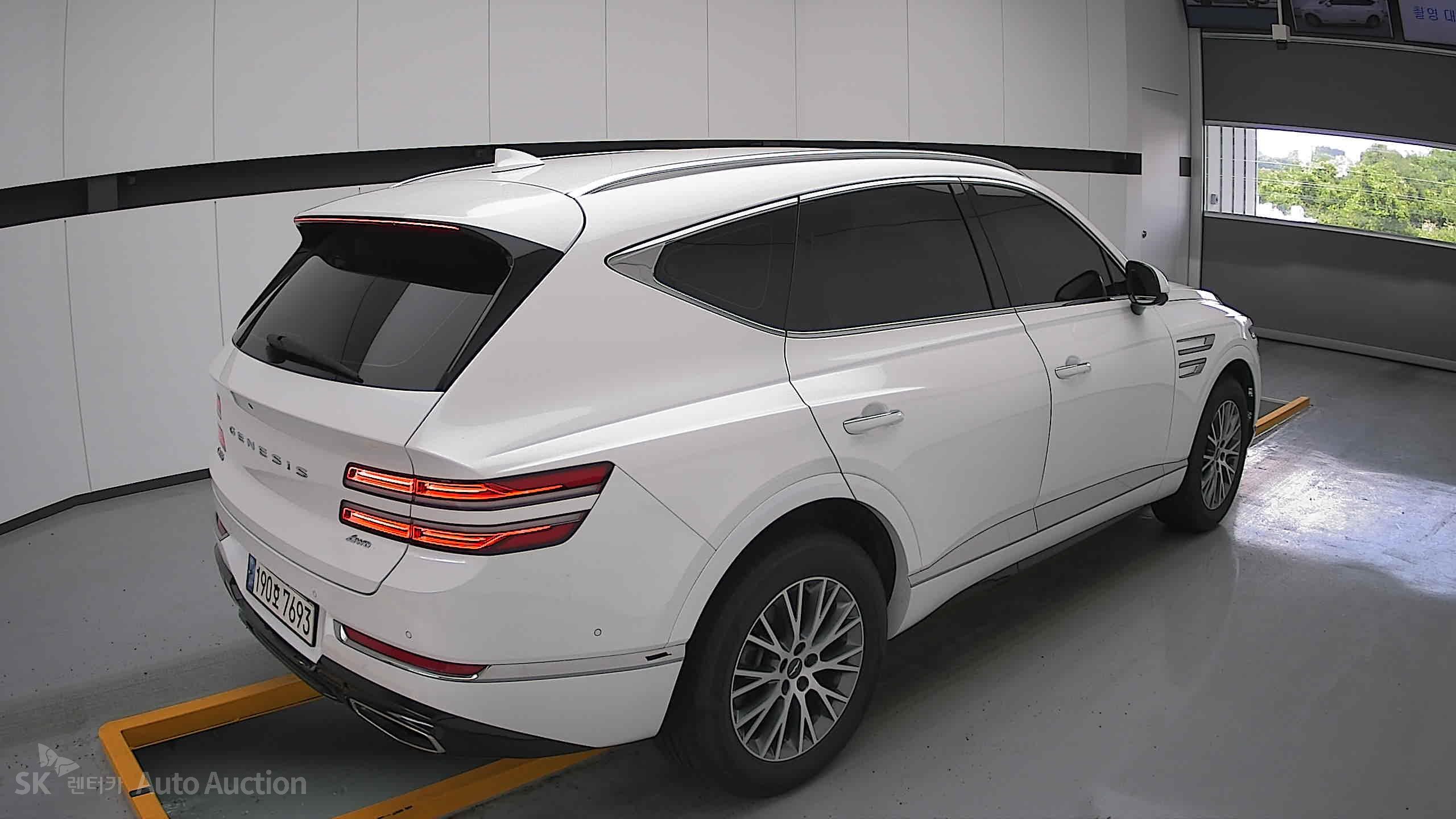 2022 - genesis gv80