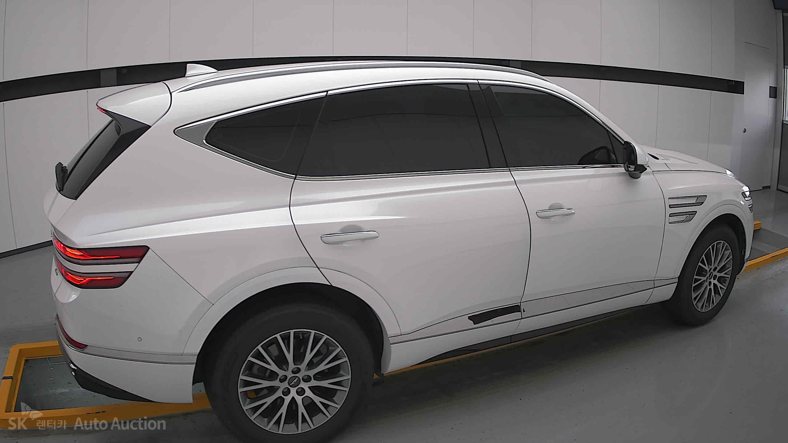 2022 - genesis gv80
