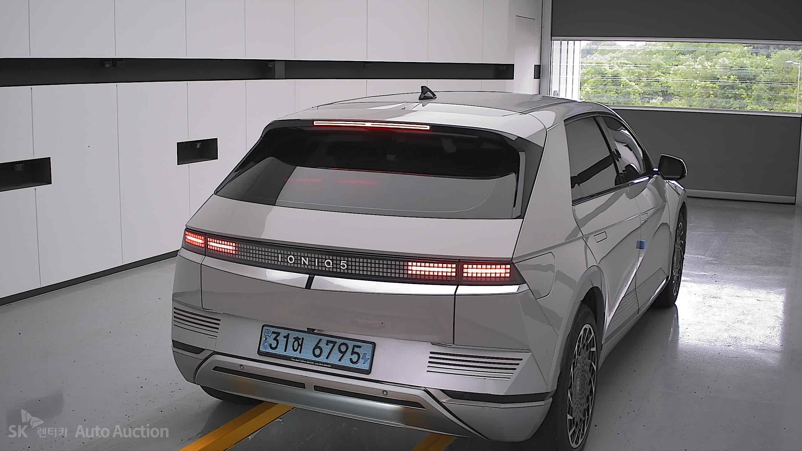 2022 - hyundai ioniq