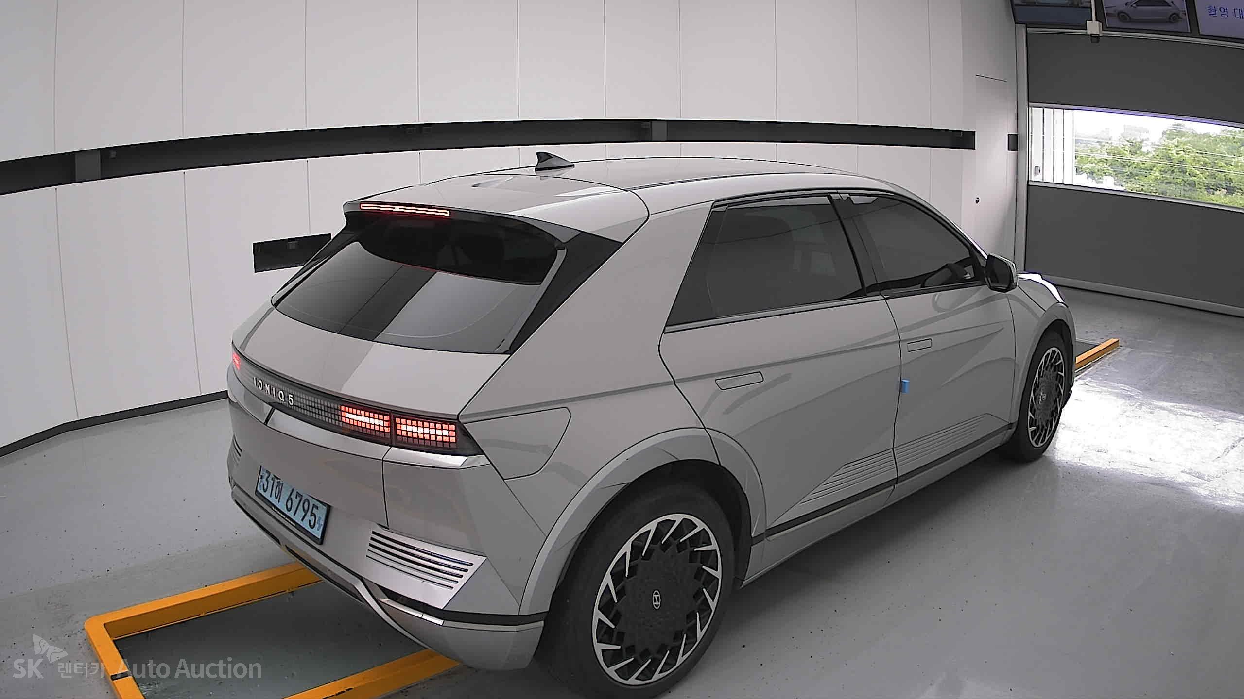 2022 - hyundai ioniq