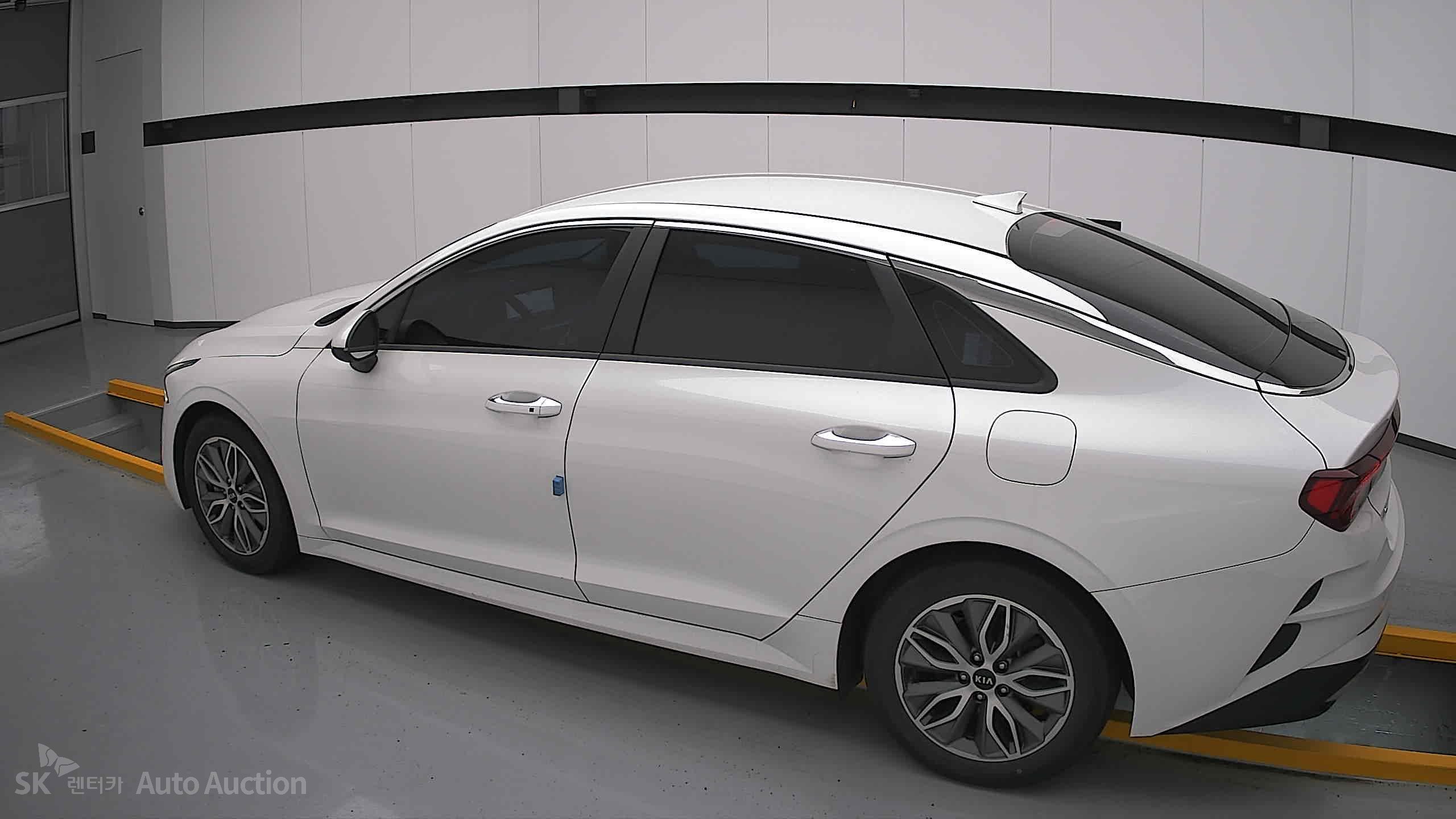 2021 - kia k5