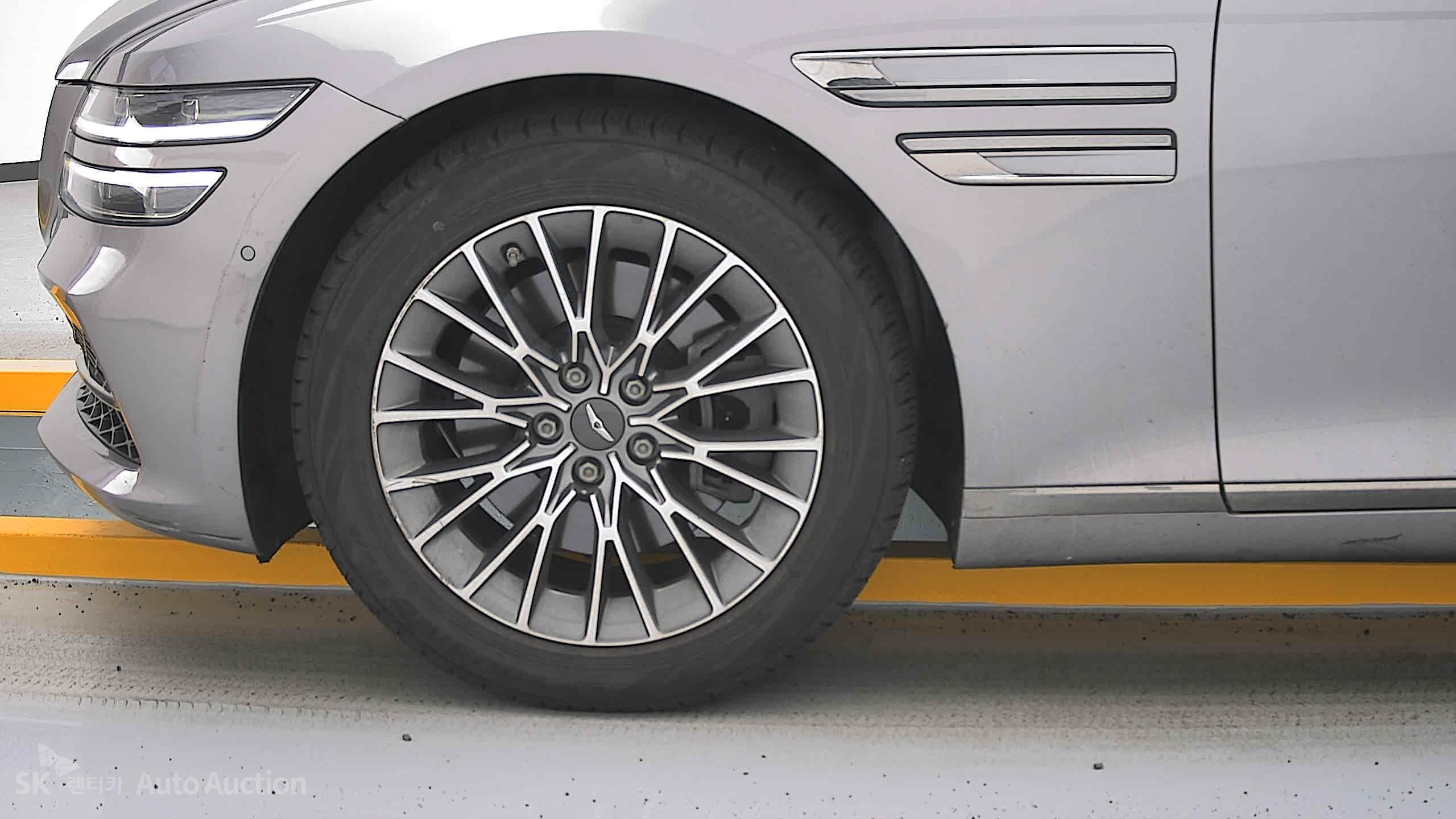 2022 - genesis g80
