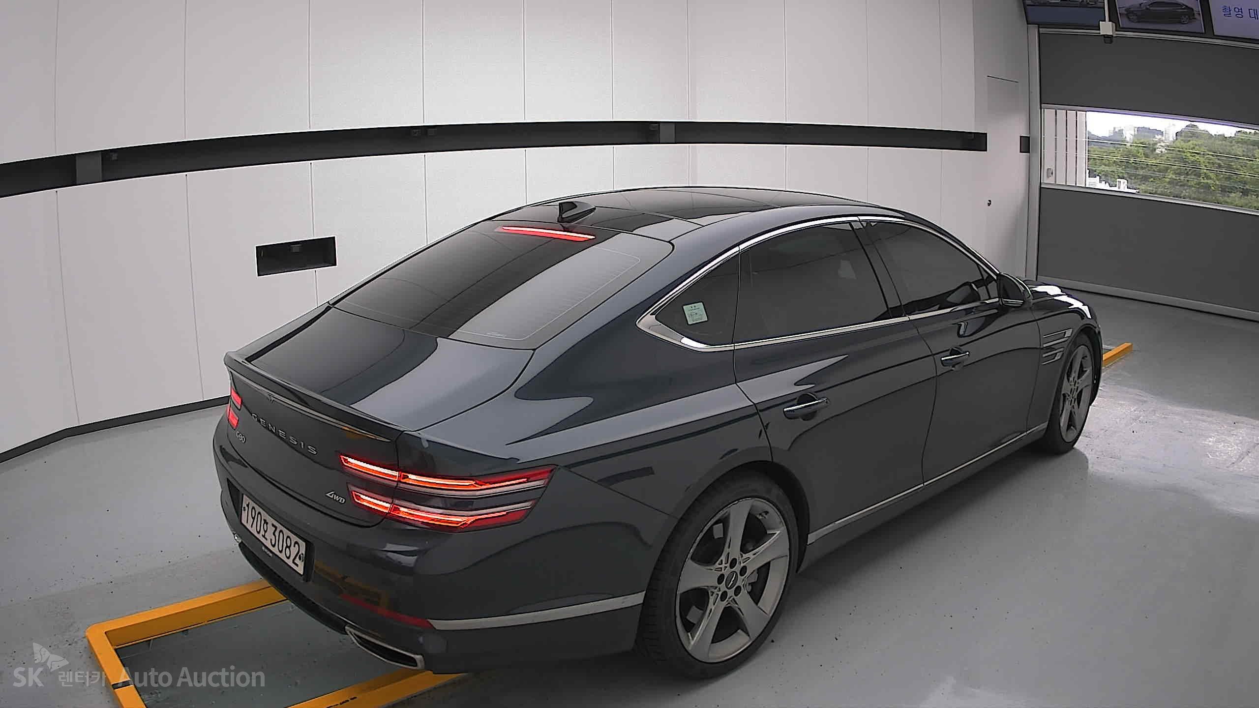 2022 - genesis g80