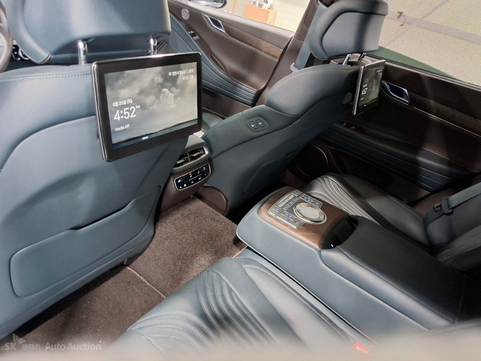 2022 - genesis g80