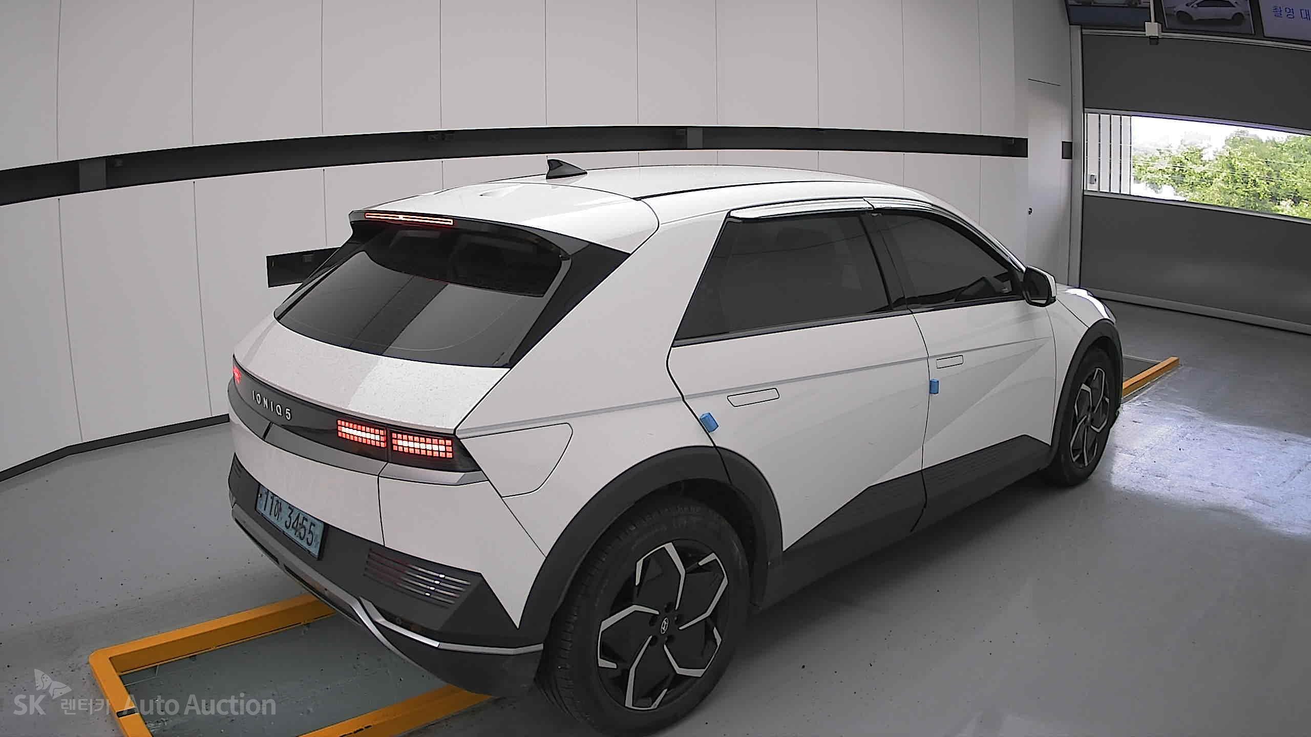 2022 - hyundai ioniq