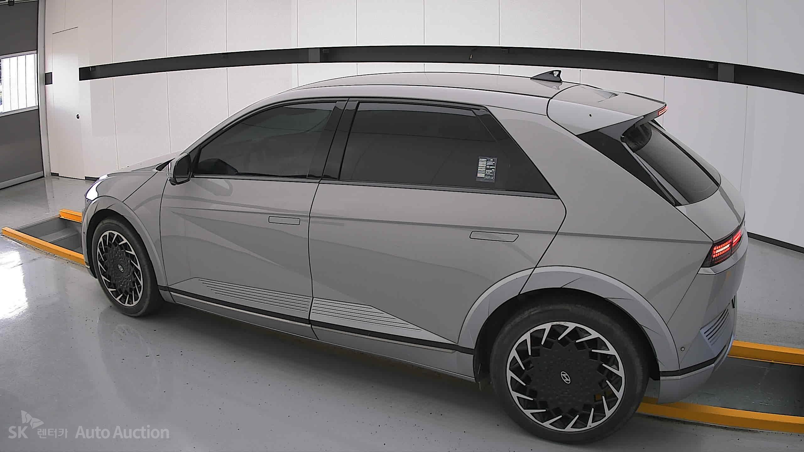2022 - hyundai ioniq