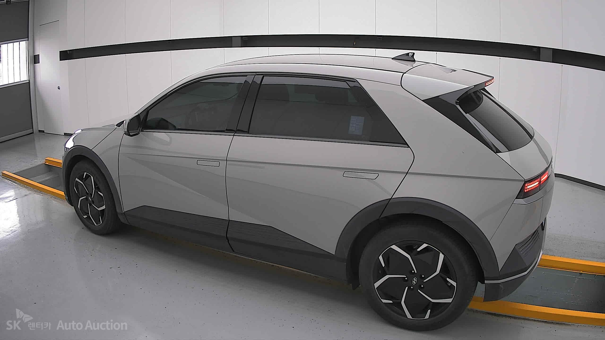 2022 - hyundai ioniq