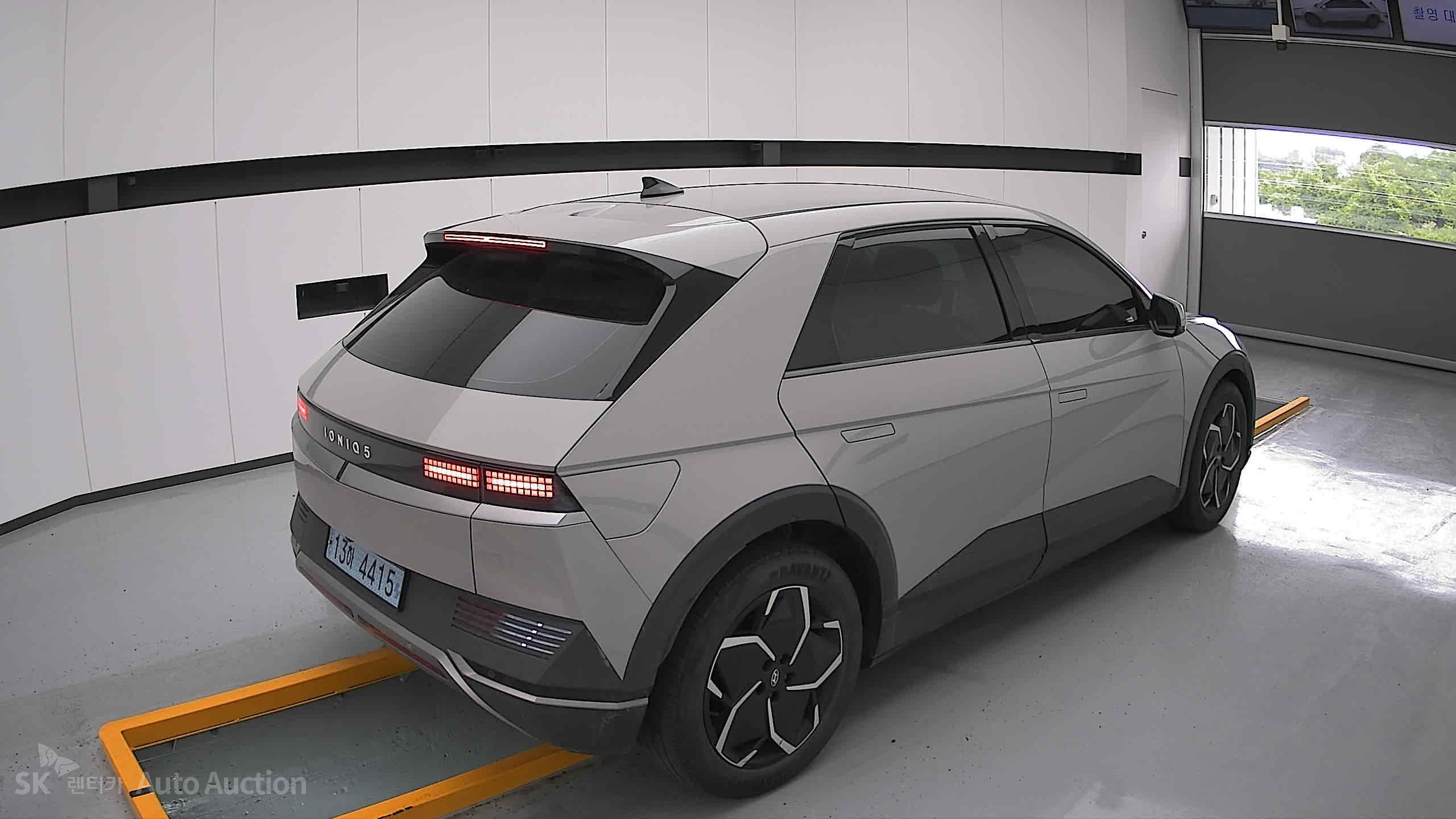 2022 - hyundai ioniq