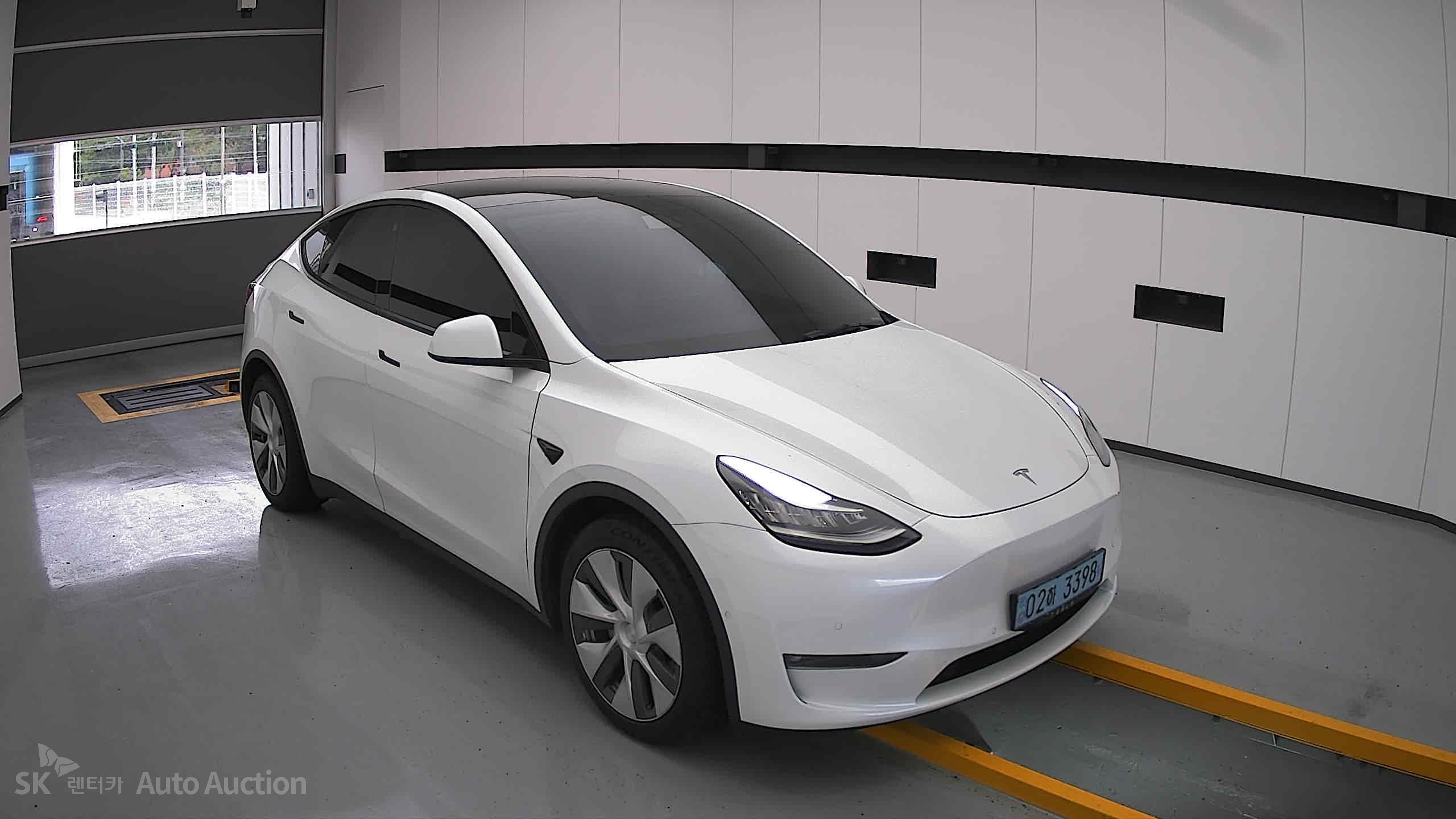 2021 - tesla model y