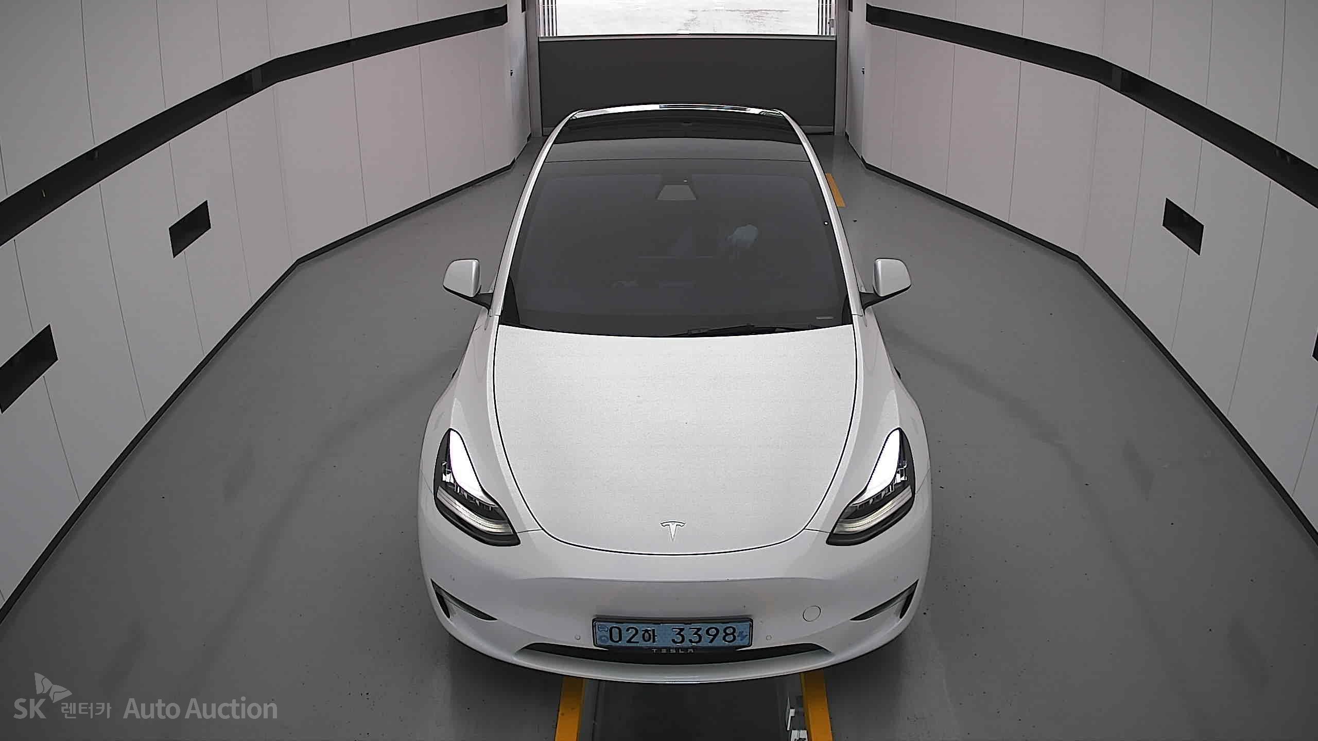 2021 - tesla model y