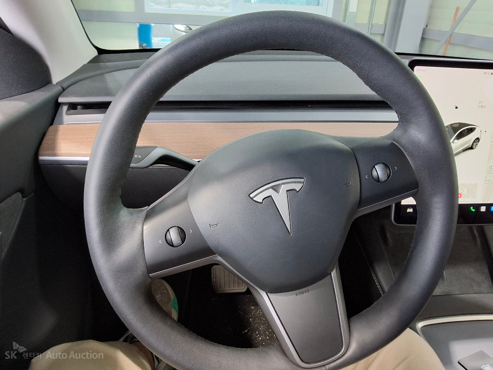 2021 - tesla model y