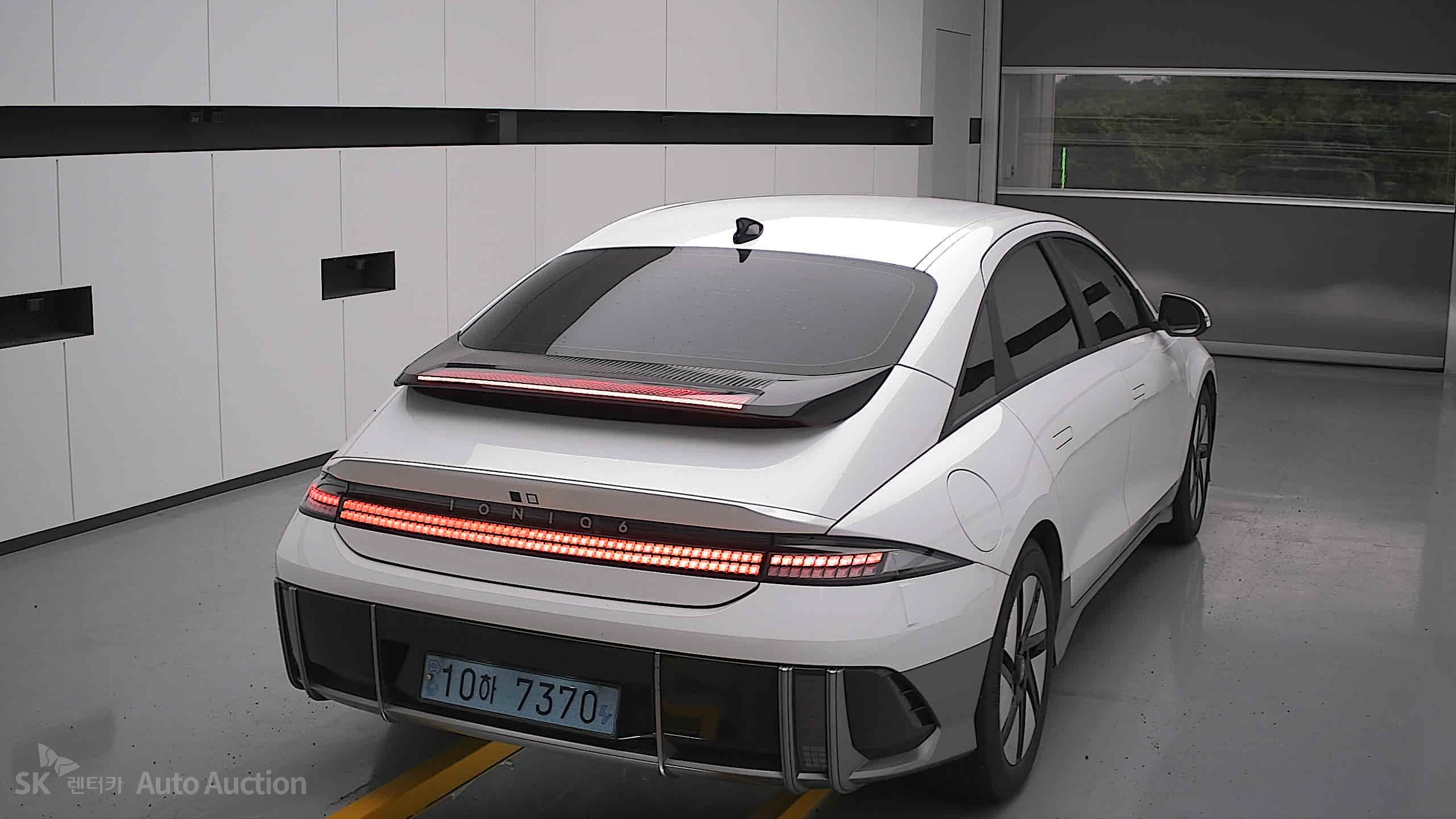 هيونداي Ioniq 2023 — صورة 16