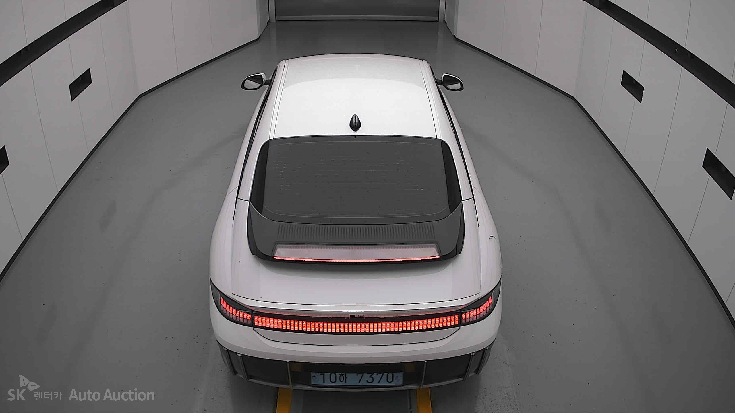 هيونداي Ioniq 2023 — صورة 23