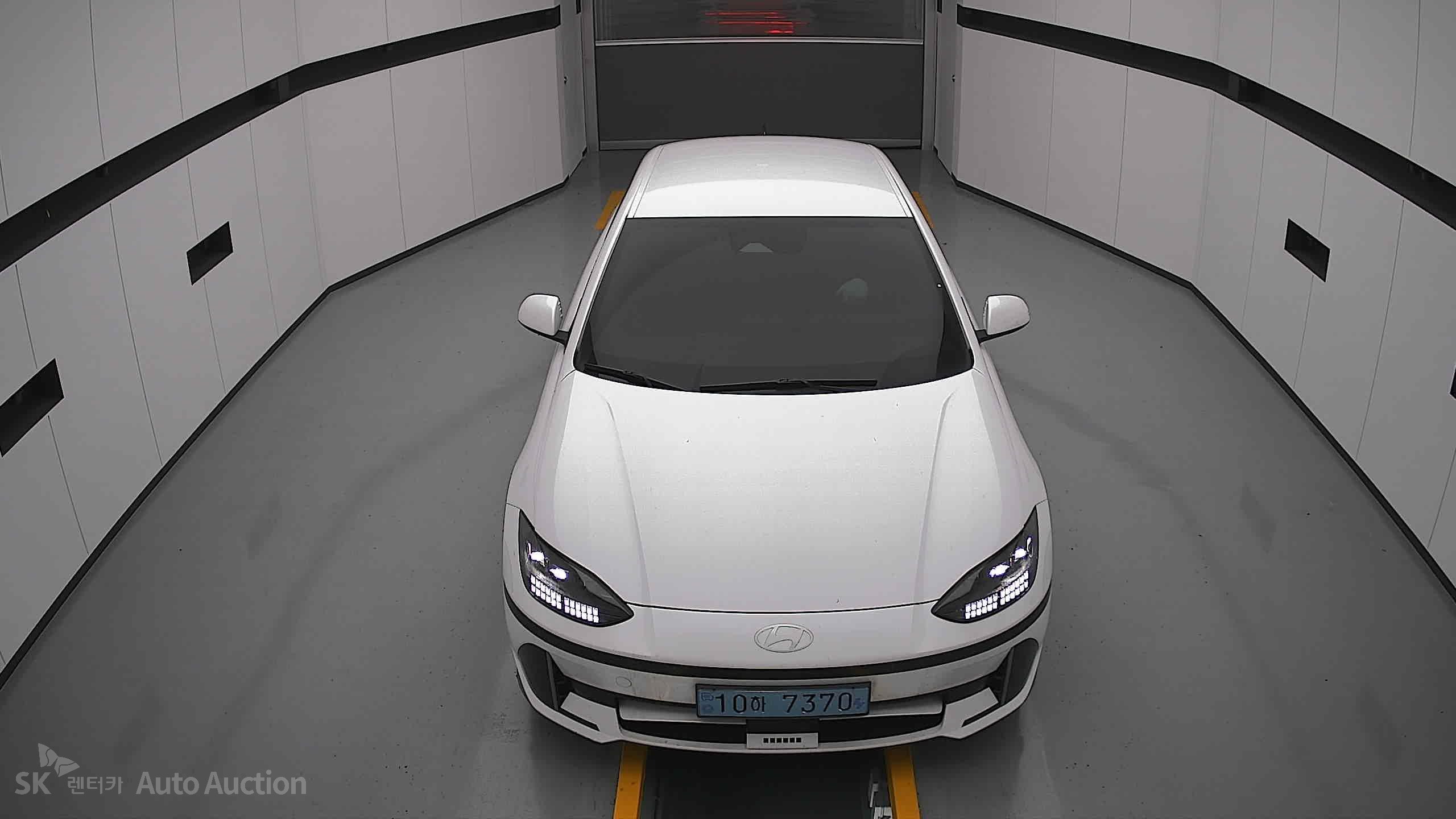 هيونداي Ioniq 2023 — صورة 24