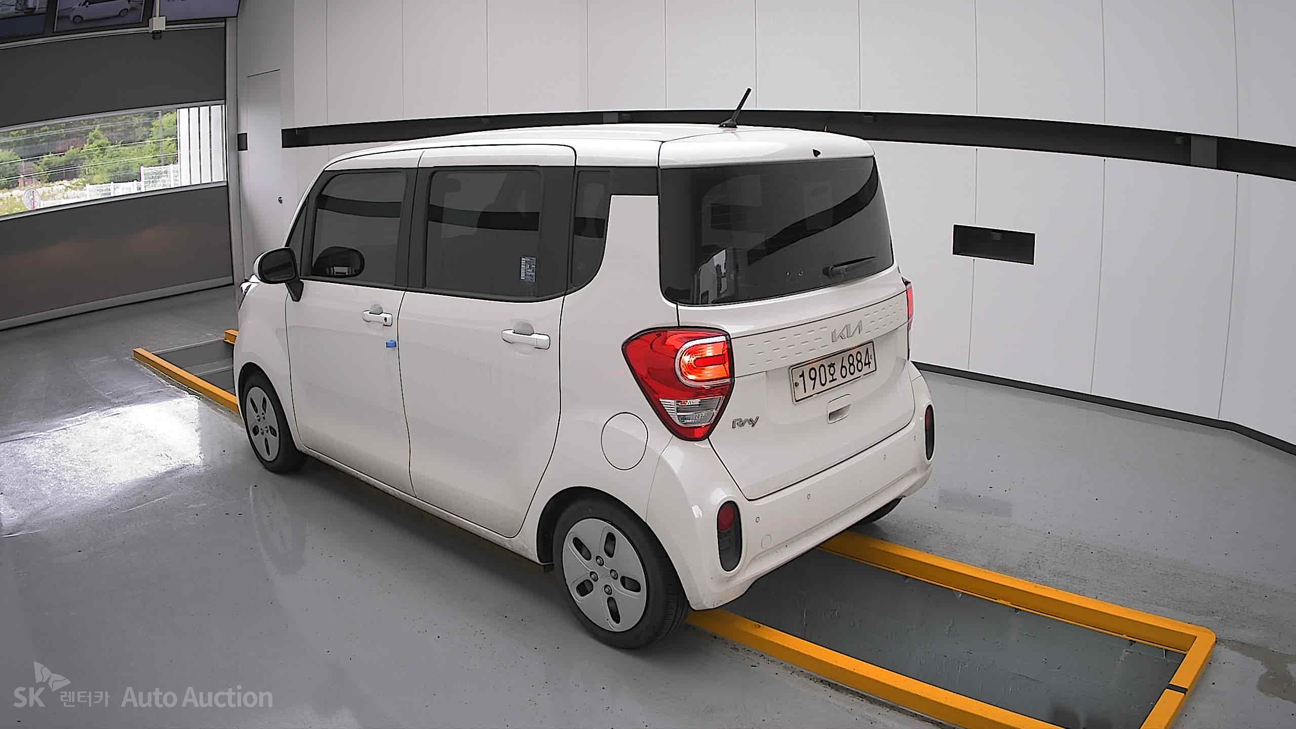 2022 - kia ray