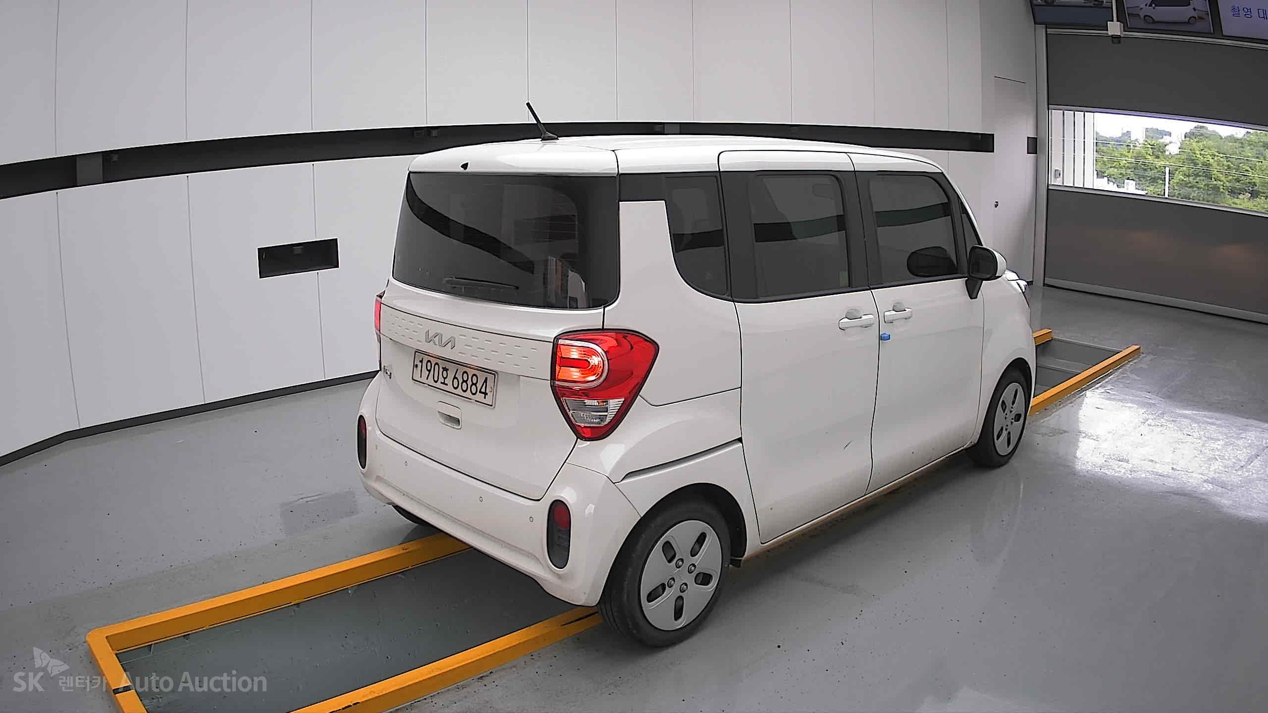 2022 - kia ray