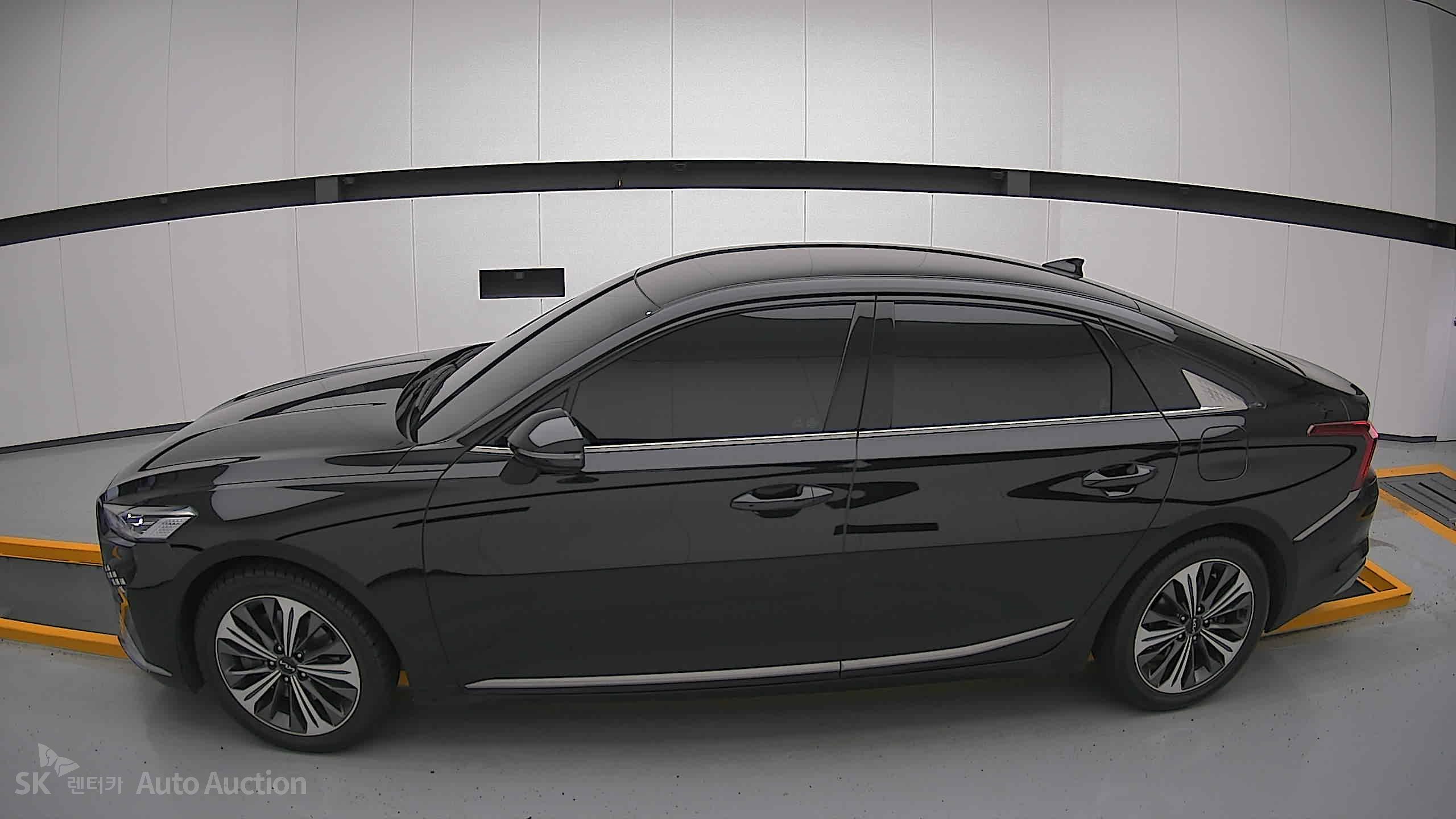 2022 - kia k8