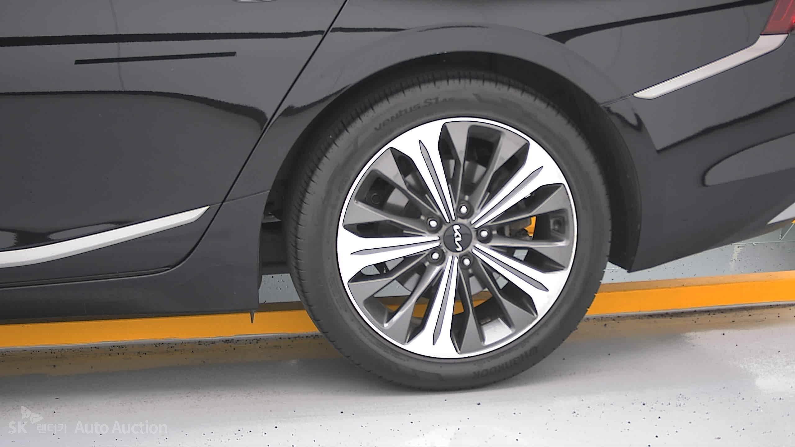 2022 - kia k8