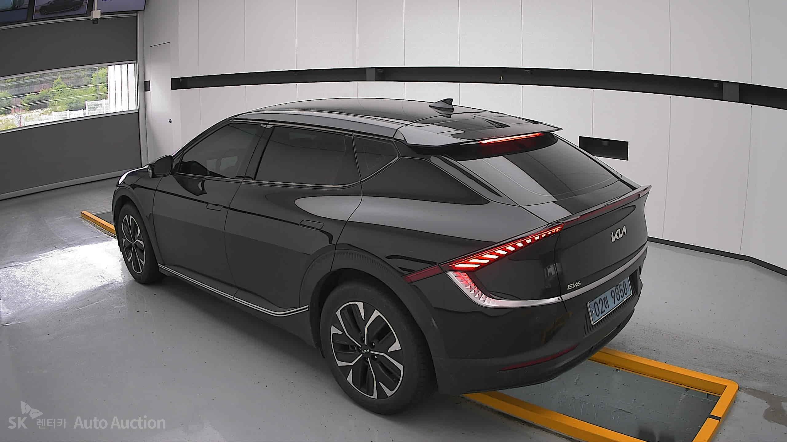 2022 - kia ev6