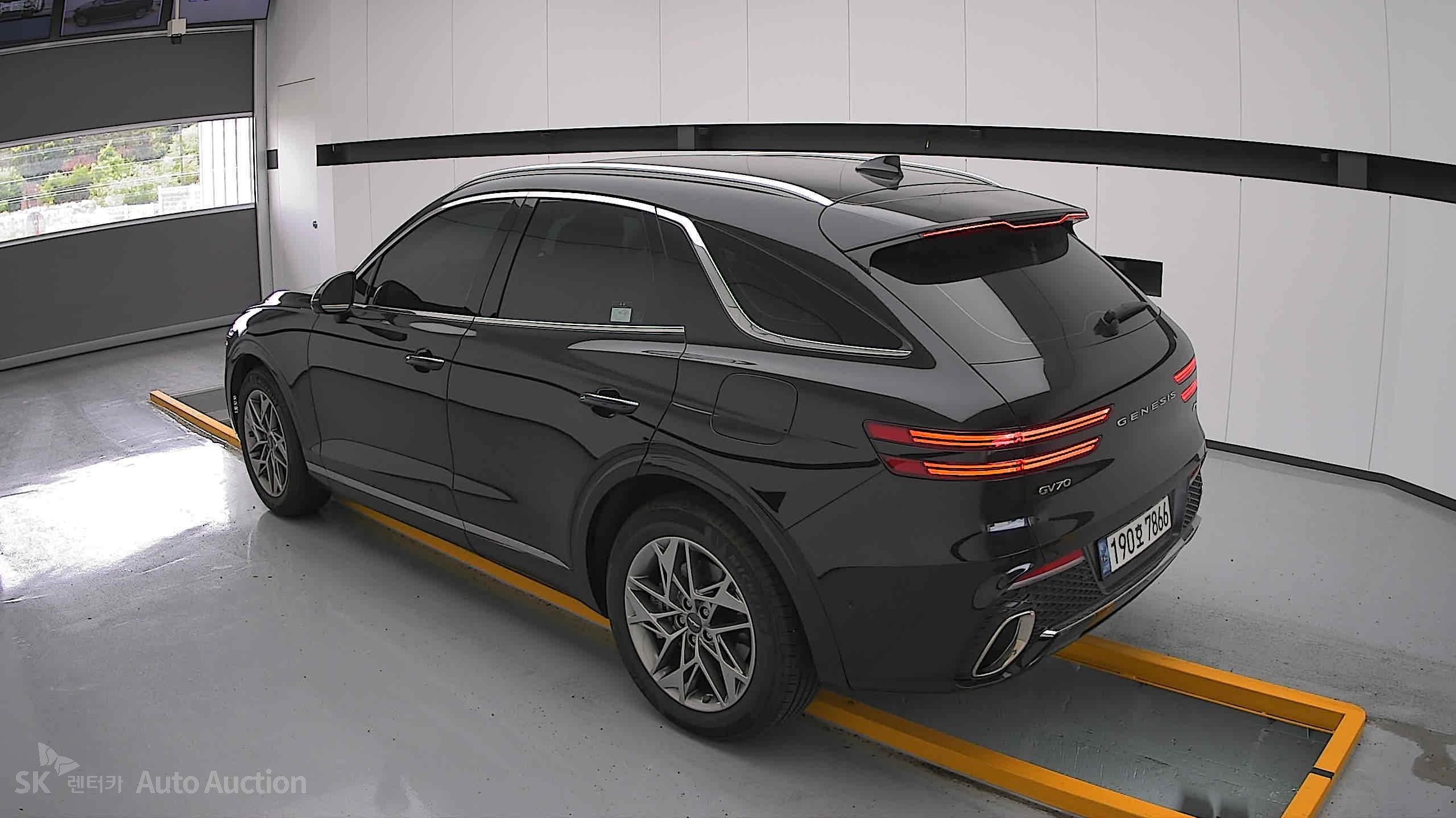 2023 - genesis gv70