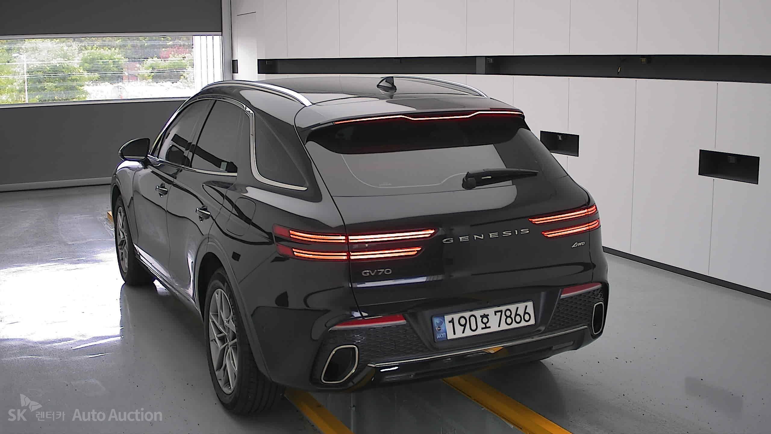 2023 - genesis gv70