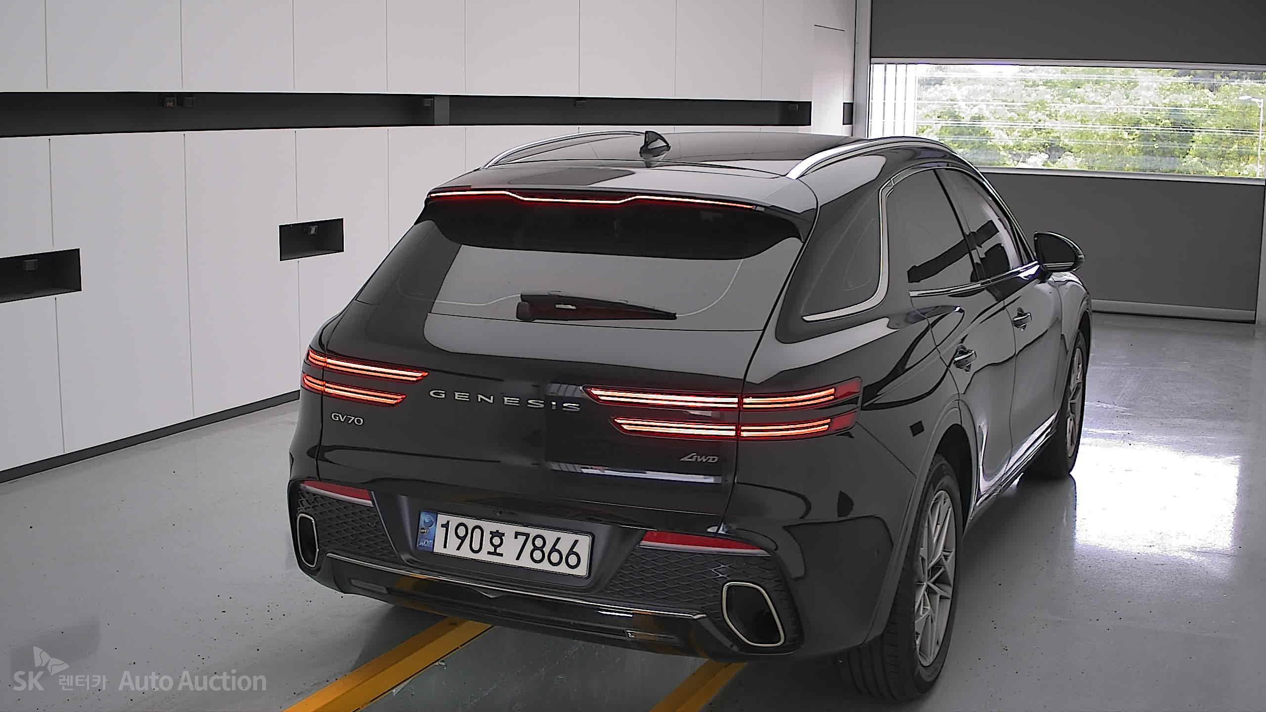 2023 - genesis gv70