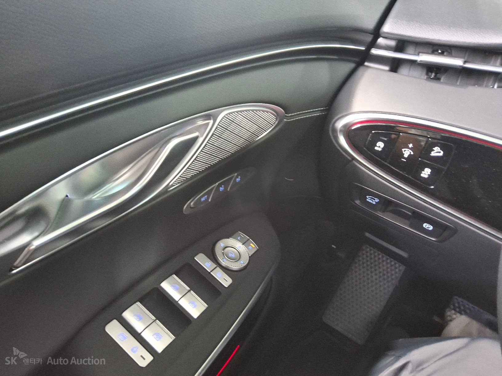 2023 - genesis gv70