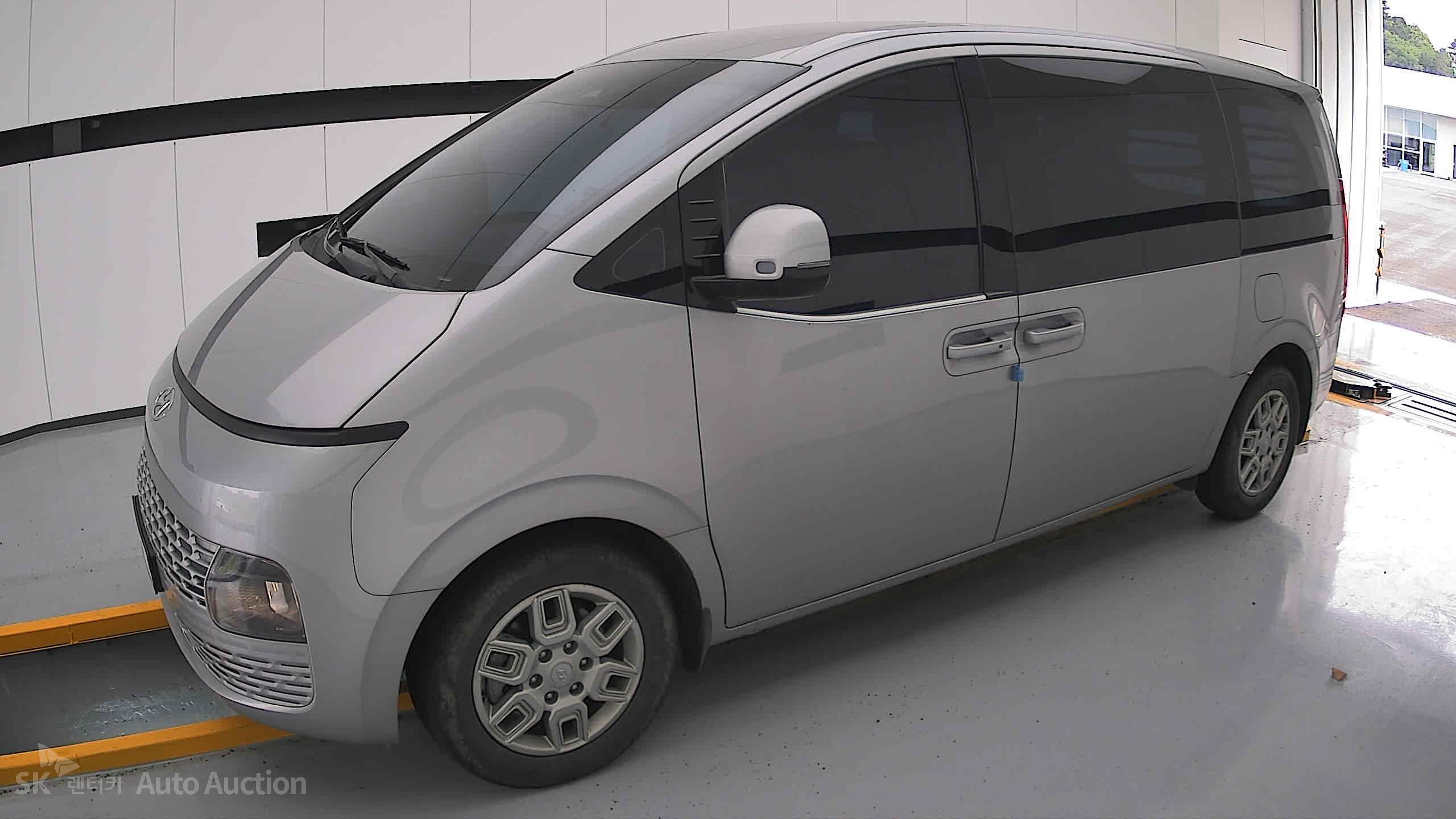 2024 - hyundai staria