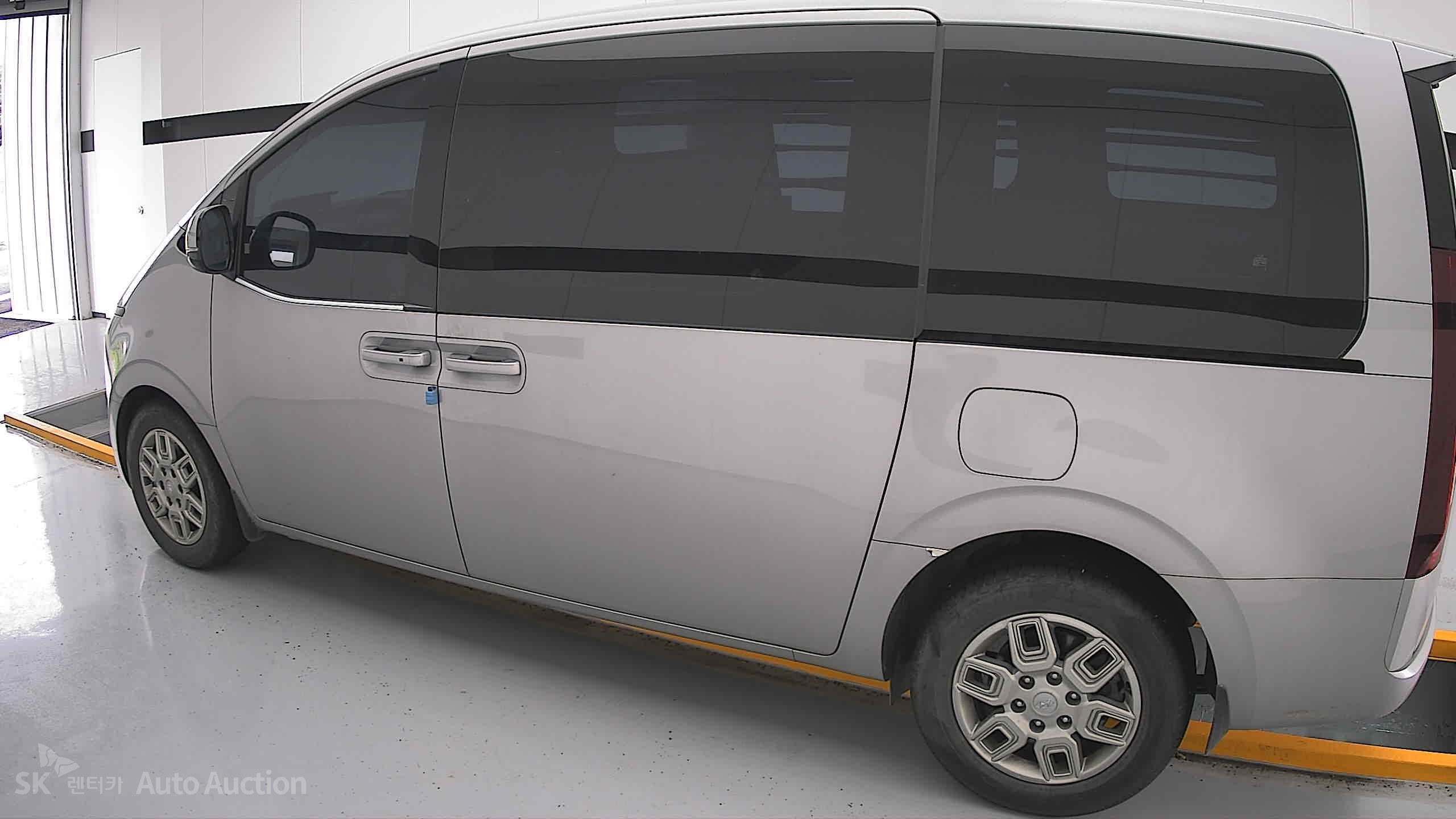 2024 - hyundai staria