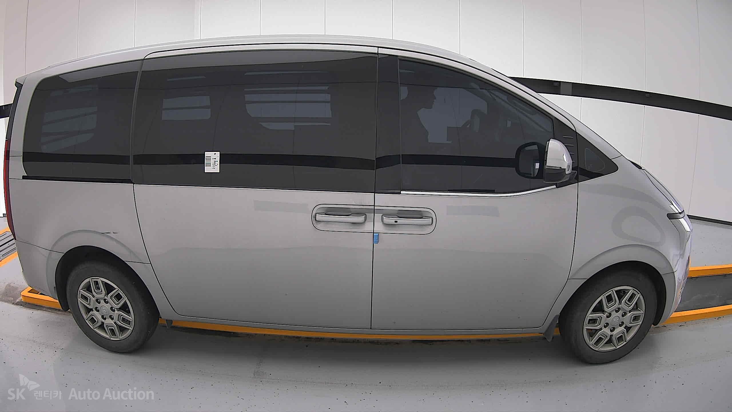 2024 - hyundai staria