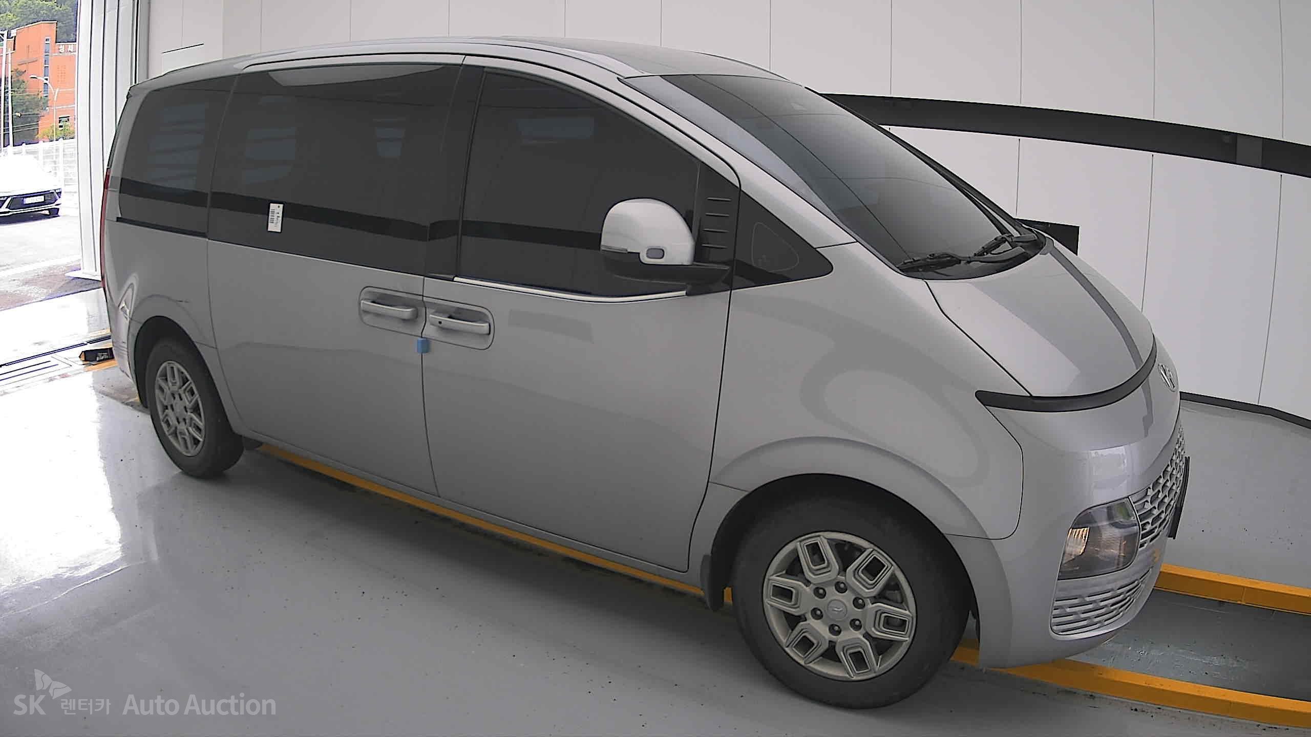 2024 - hyundai staria