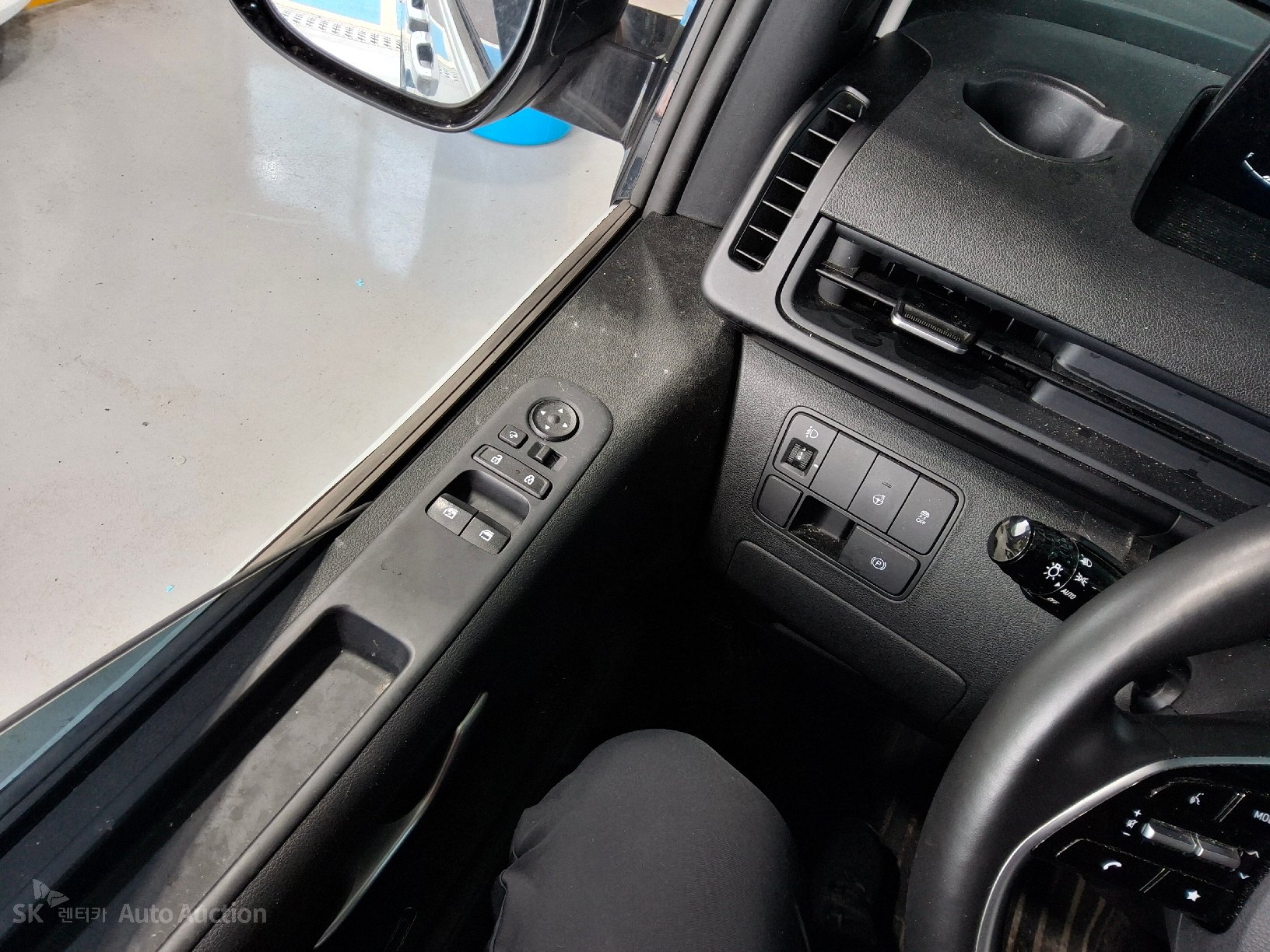 2024 - hyundai staria