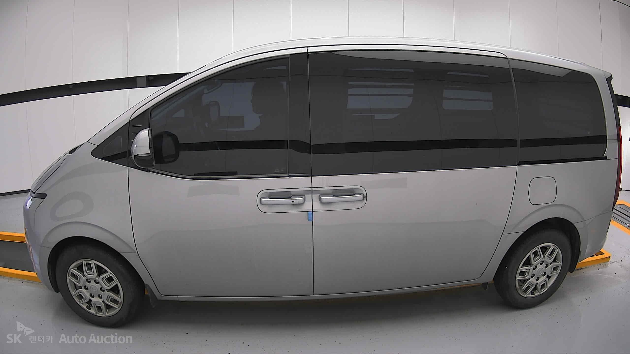 2024 - hyundai staria