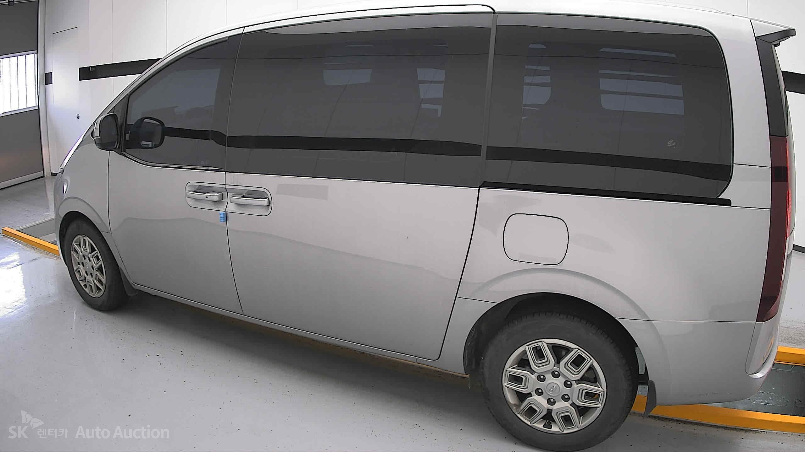 2024 - hyundai staria
