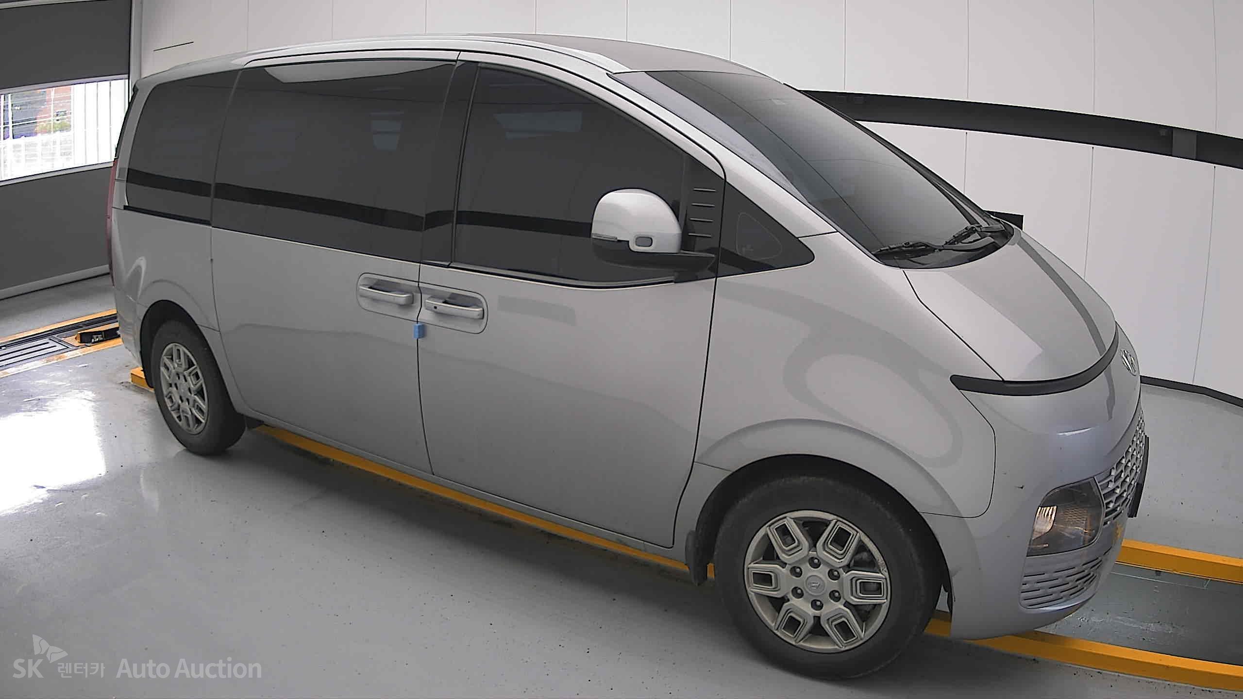 2024 - hyundai staria