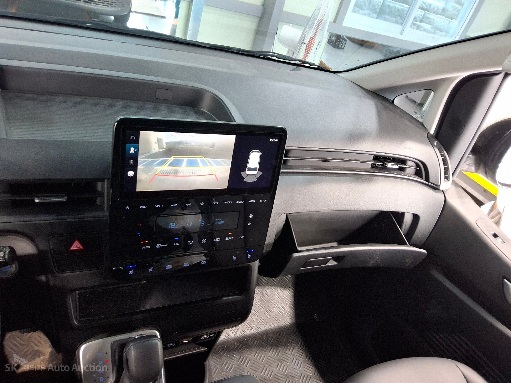 2024 - hyundai staria
