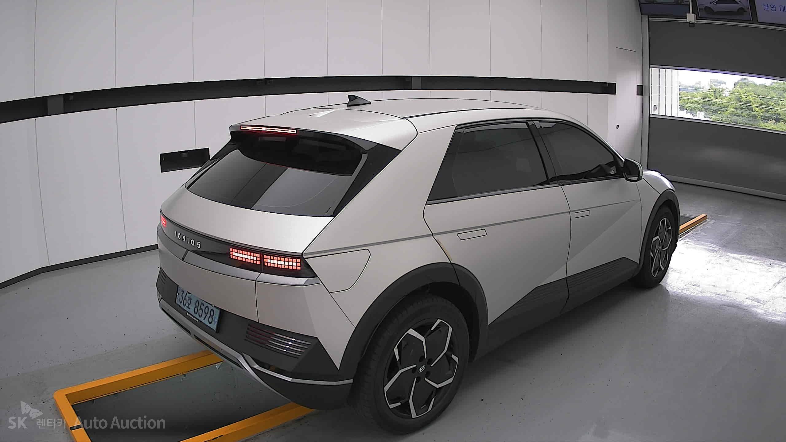 2022 - hyundai ioniq