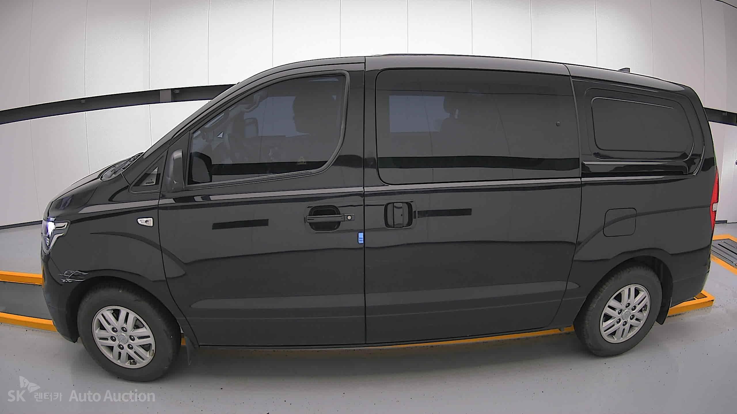 2021 - hyundai grand starex