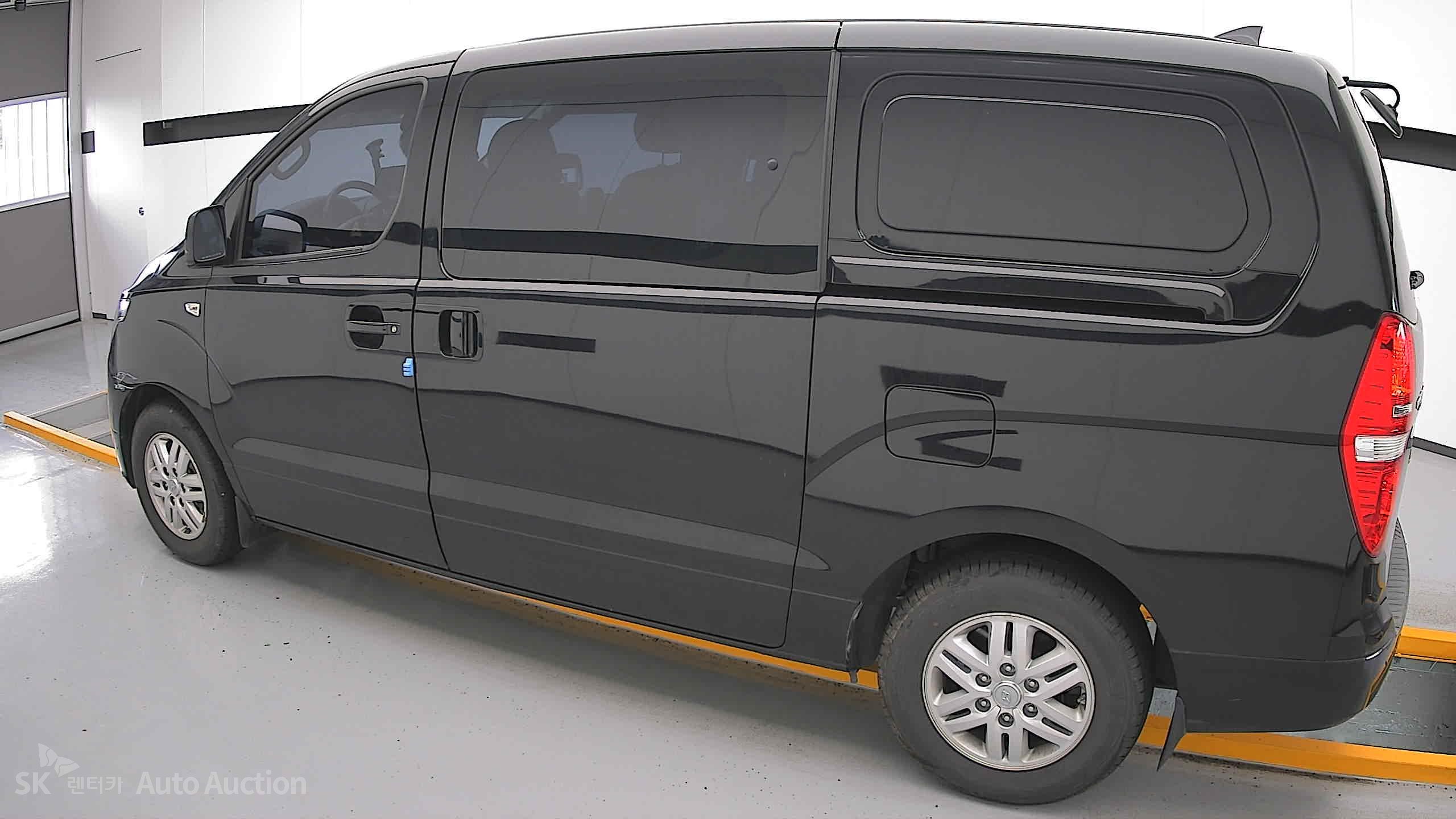 2021 - hyundai grand starex